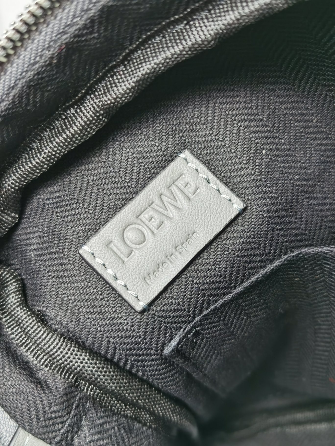 Loewe New XS Messenger Bag A74 Pearl Gray 0.650 Dimensions: 23 x 18 x 9 cm