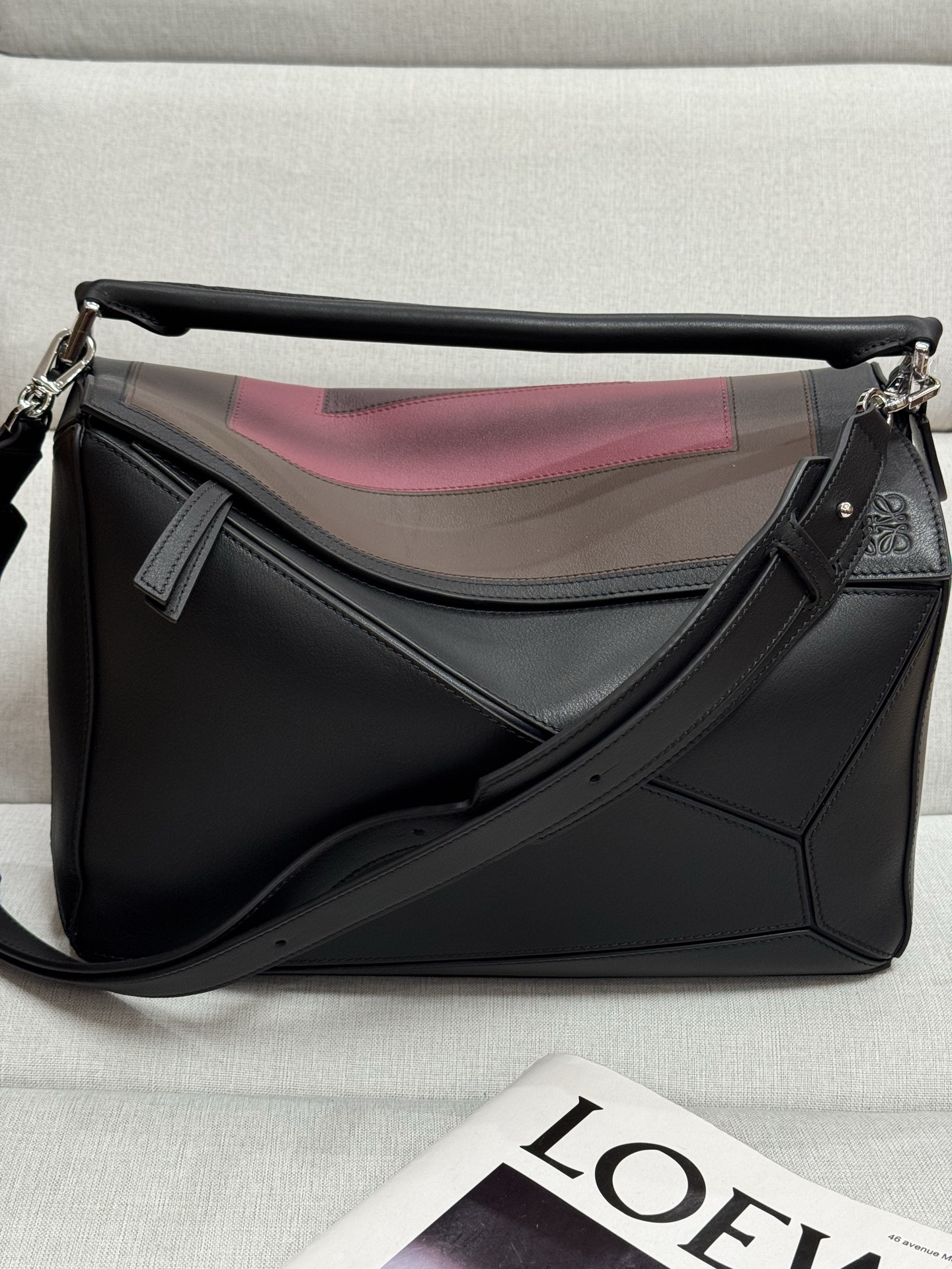 Loewe Large Napa Leather Puzzle  Model 7503-1 Height 21.5 cm Width 33 cm Depth 14.7 cm