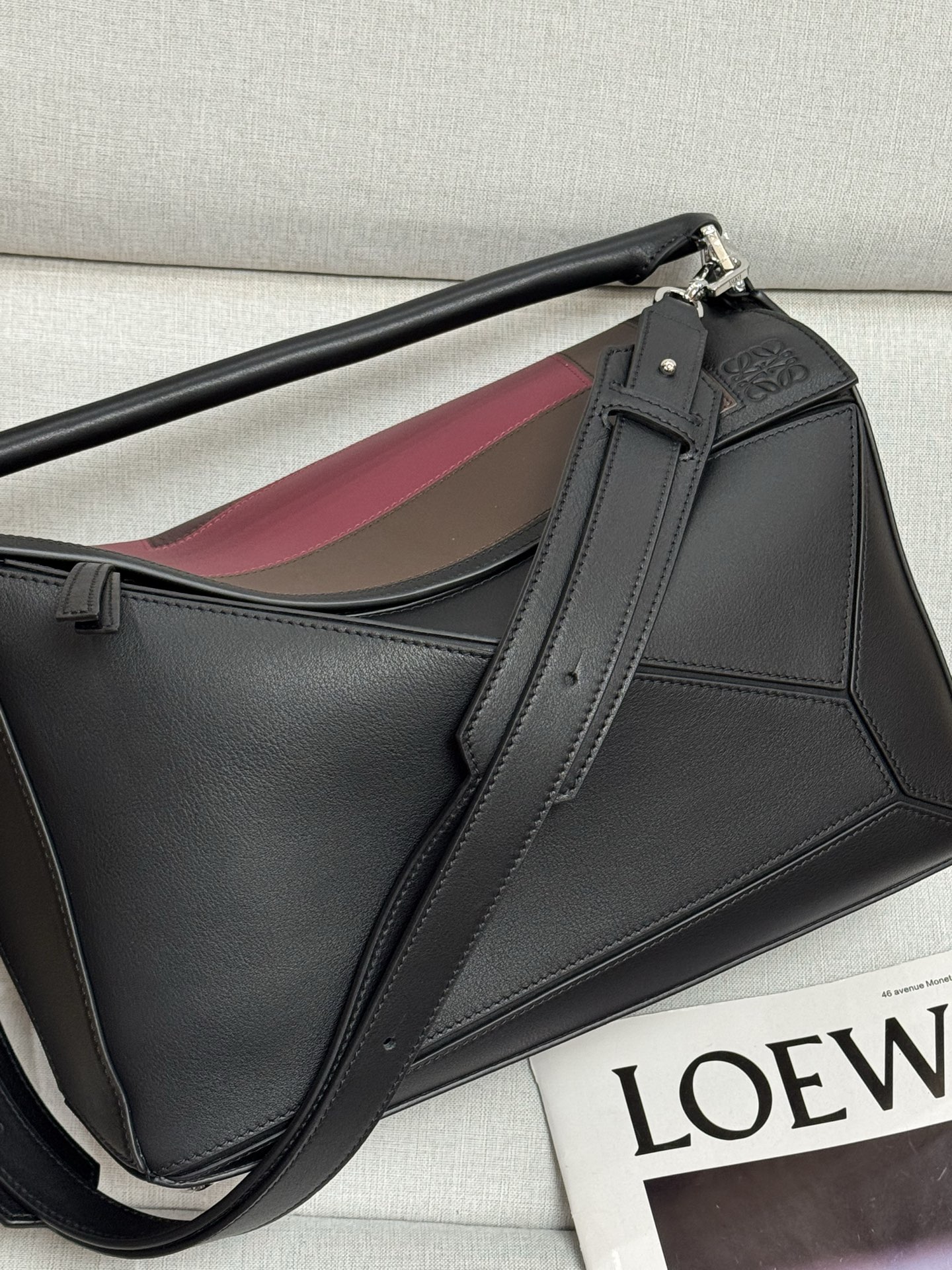 Loewe Large Napa Leather Puzzle  Model 7503-1 Height 21.5 cm Width 33 cm Depth 14.7 cm