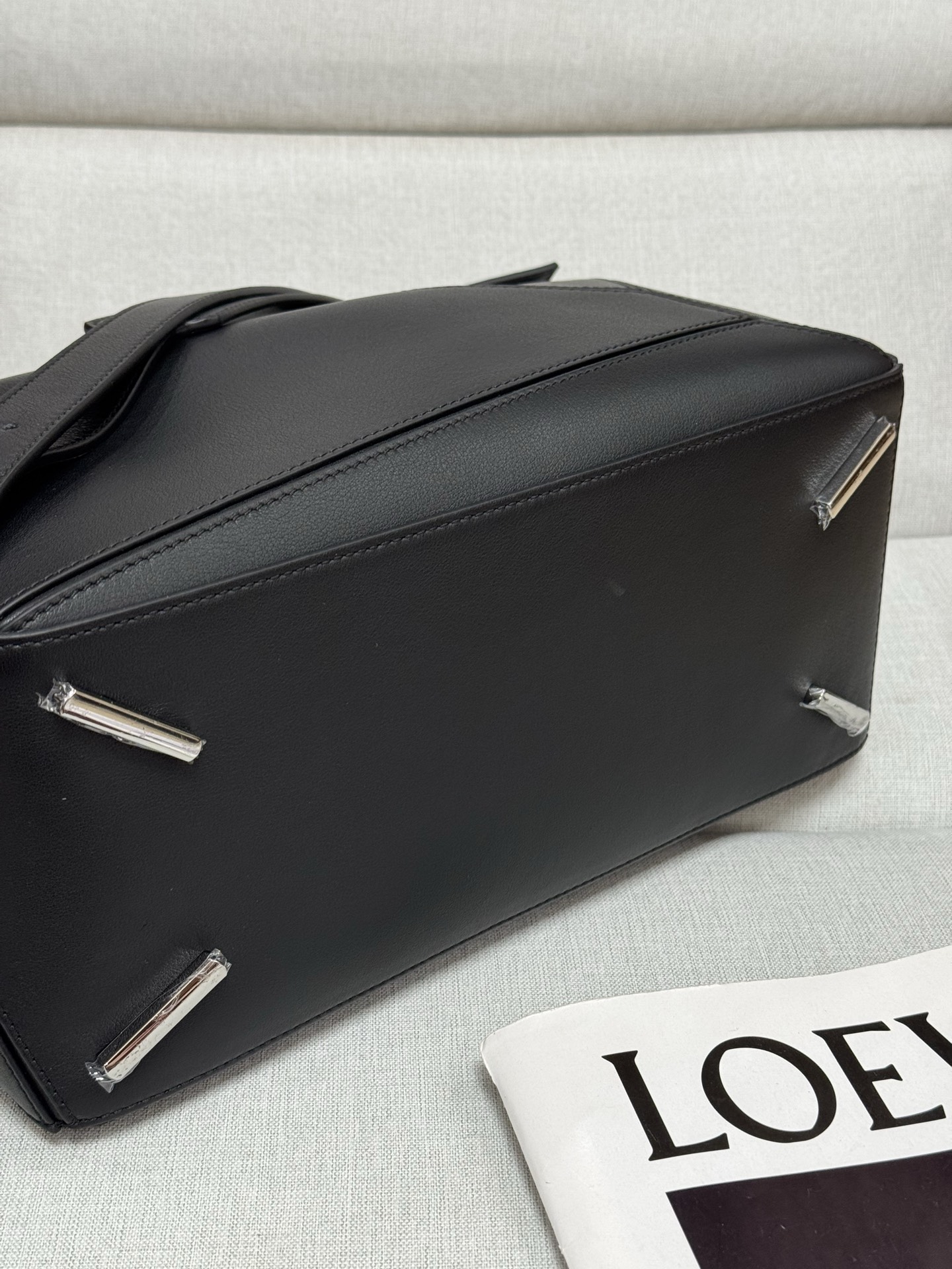 Loewe Large Napa Leather Puzzle  Model 7503-1 Height 21.5 cm Width 33 cm Depth 14.7 cm