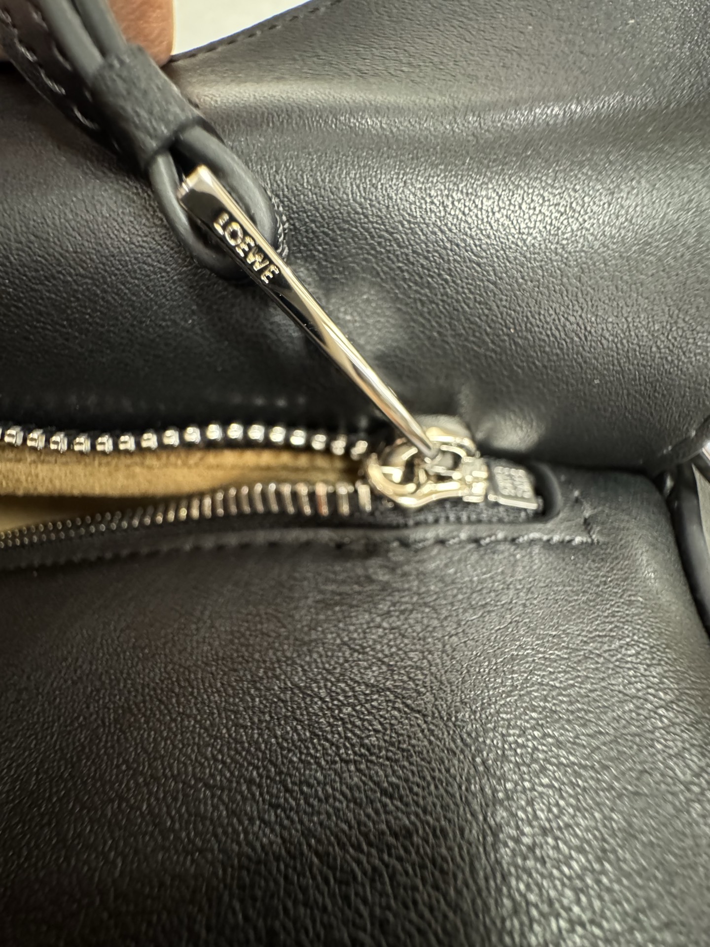 Loewe Large Napa Leather Puzzle  Model 7503-1 Height 21.5 cm Width 33 cm Depth 14.7 cm