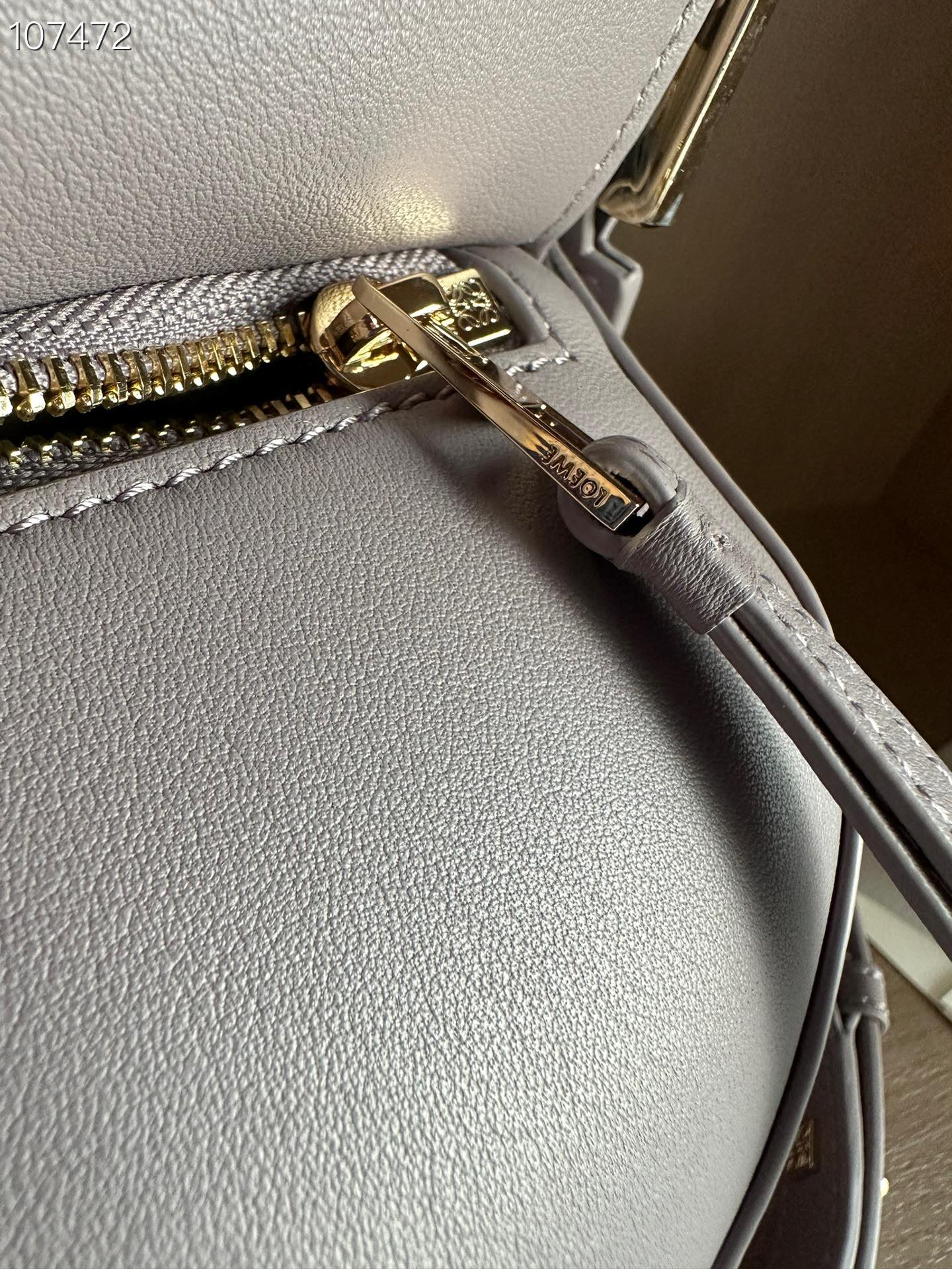 Loewe Small Classic Calfskin Puzzle Bag 3001B 24cm0.680