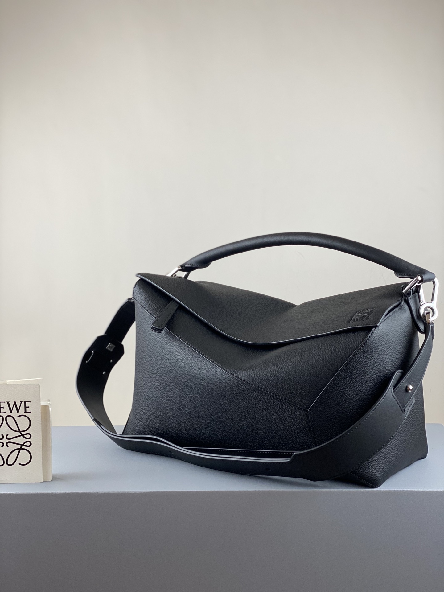 Loewe Large Puzzle Bag 36cm 0.850 Model 3044 Dimensions: 36.5 x 23 x 19 cm