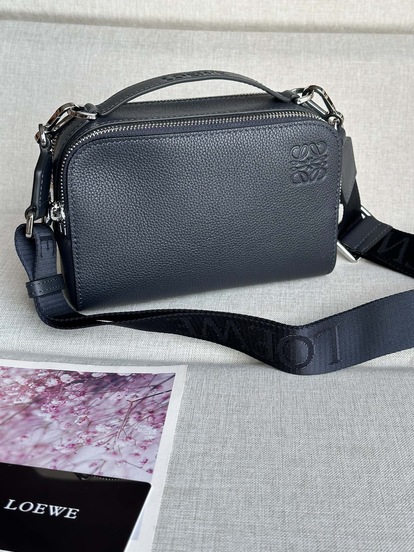 Loewe Dimensions: 18*7*13cm Model: 3201