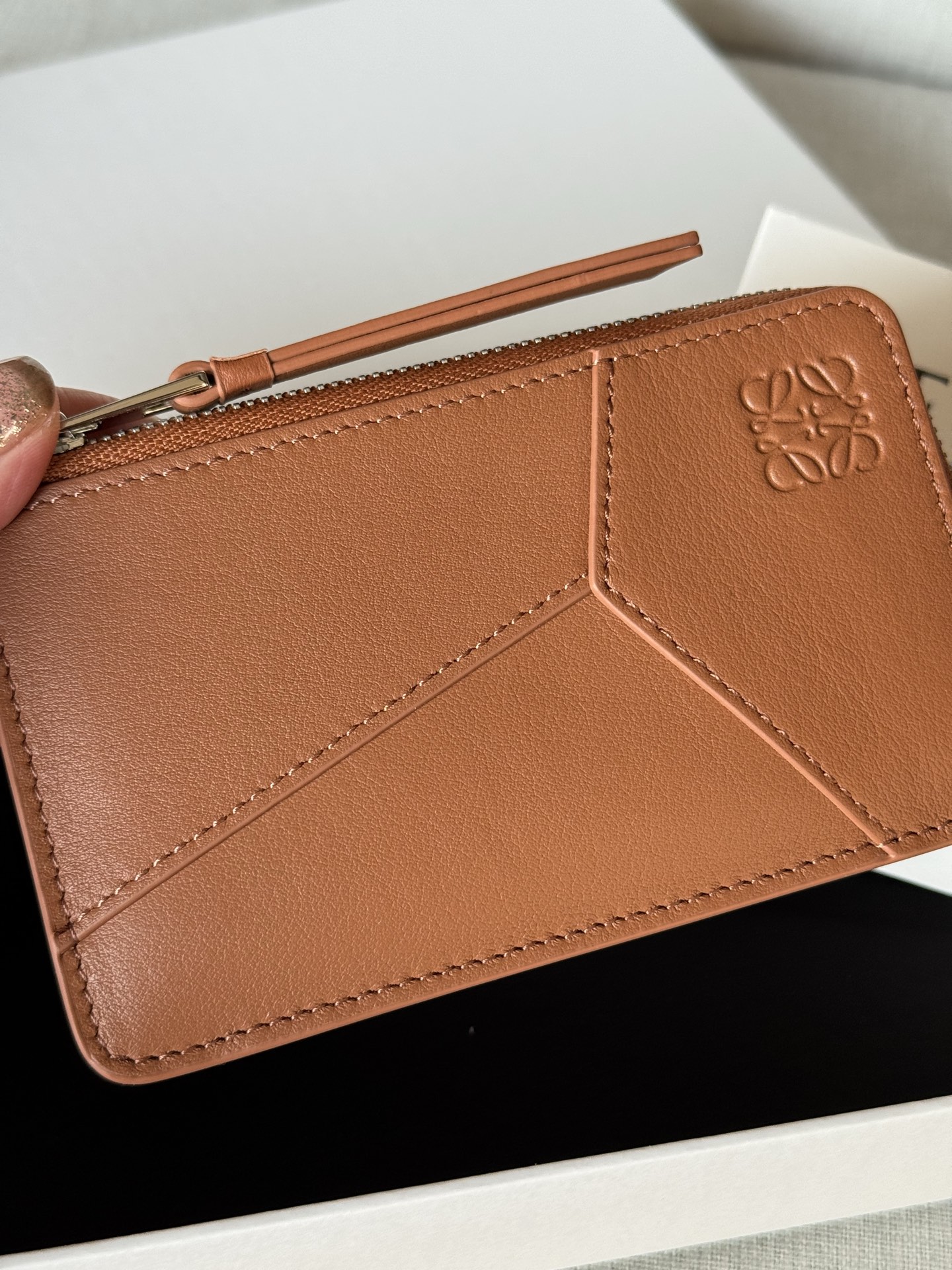 Loewe Classic Calfskin Long Puzzle Coin Card Holder 0.200 A03L Height 8.6 cm Width 14.3 cm Depth 0.3 cm