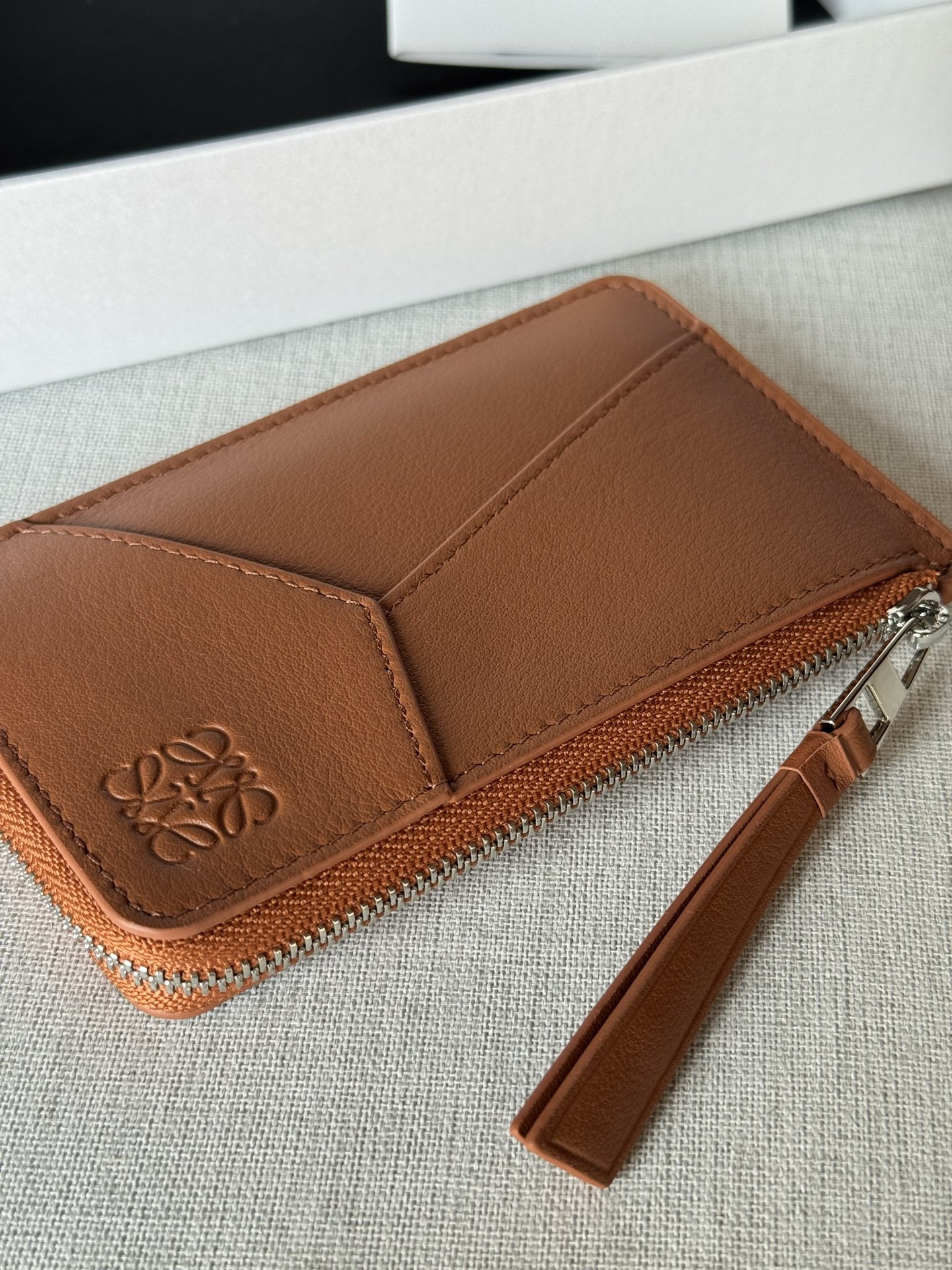 Loewe Classic Calfskin Long Puzzle Coin Card Holder 0.200 A03L Height 8.6 cm Width 14.3 cm Depth 0.3 cm