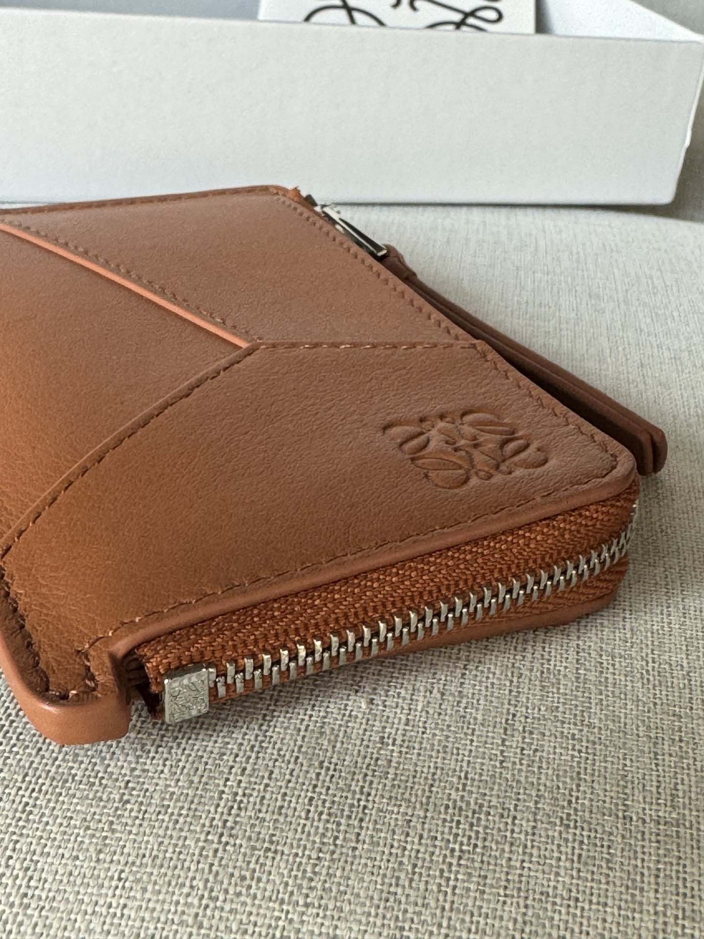 Loewe Classic Calfskin Long Puzzle Coin Card Holder 0.200 A03L Height 8.6 cm Width 14.3 cm Depth 0.3 cm