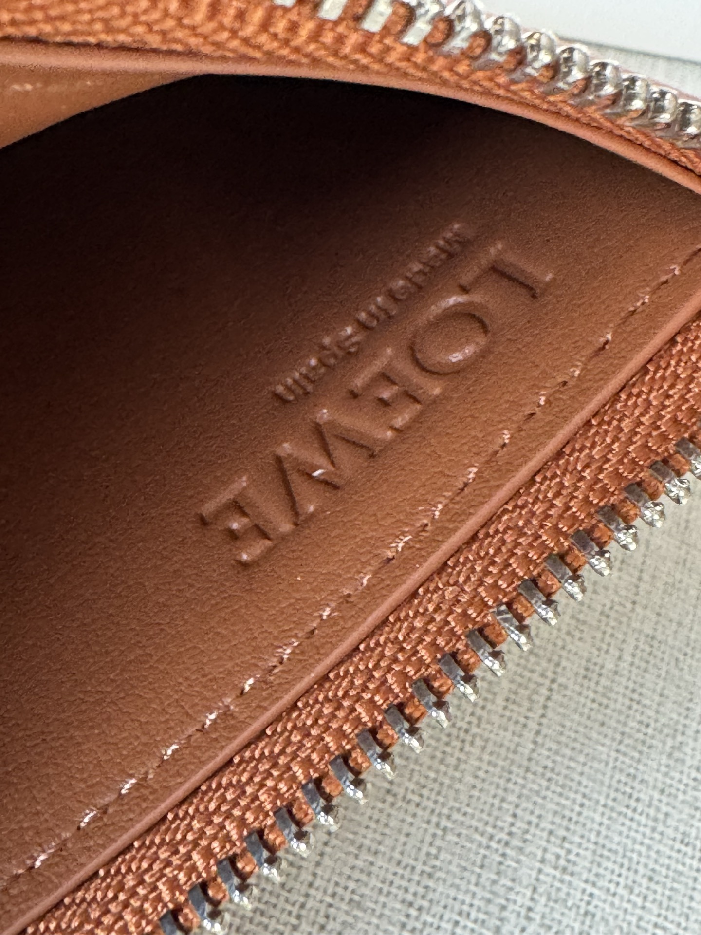 Loewe Classic Calfskin Long Puzzle Coin Card Holder 0.200 A03L Height 8.6 cm Width 14.3 cm Depth 0.3 cm