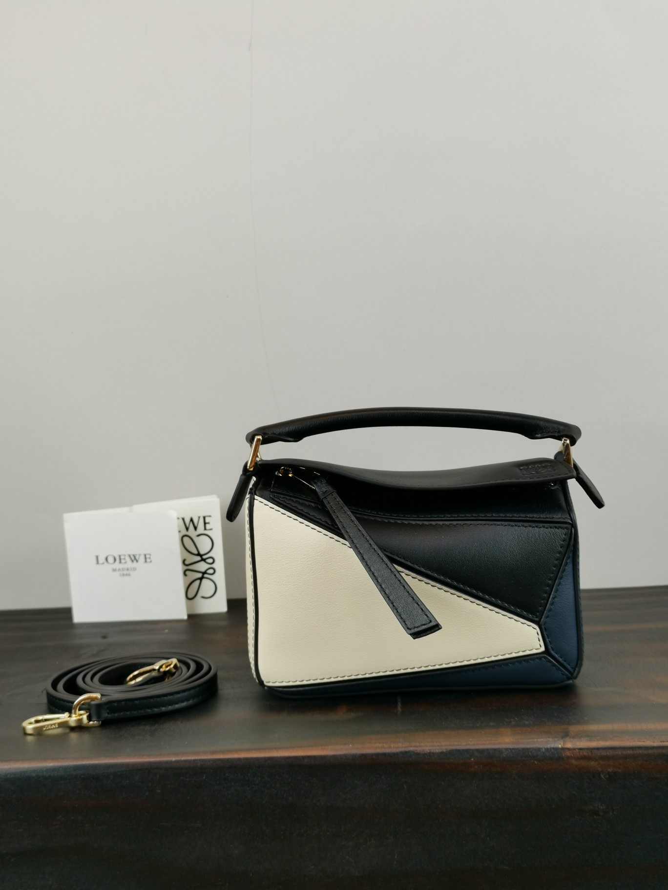Loewe Mini Navy Blue Patchwork Model 3000 Dimensions: 18*12.5*8cm
