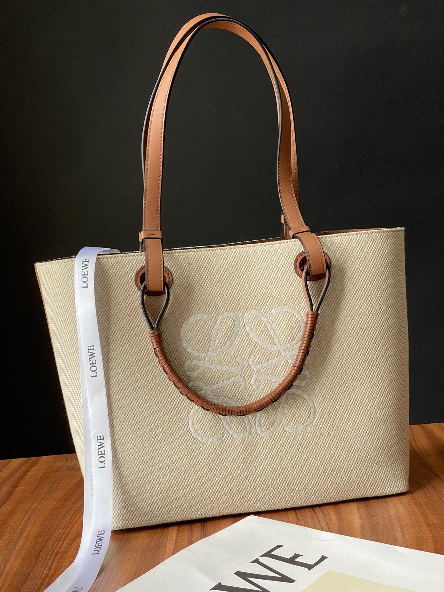 Loewe Model 3084 Dimensions 29-25-14