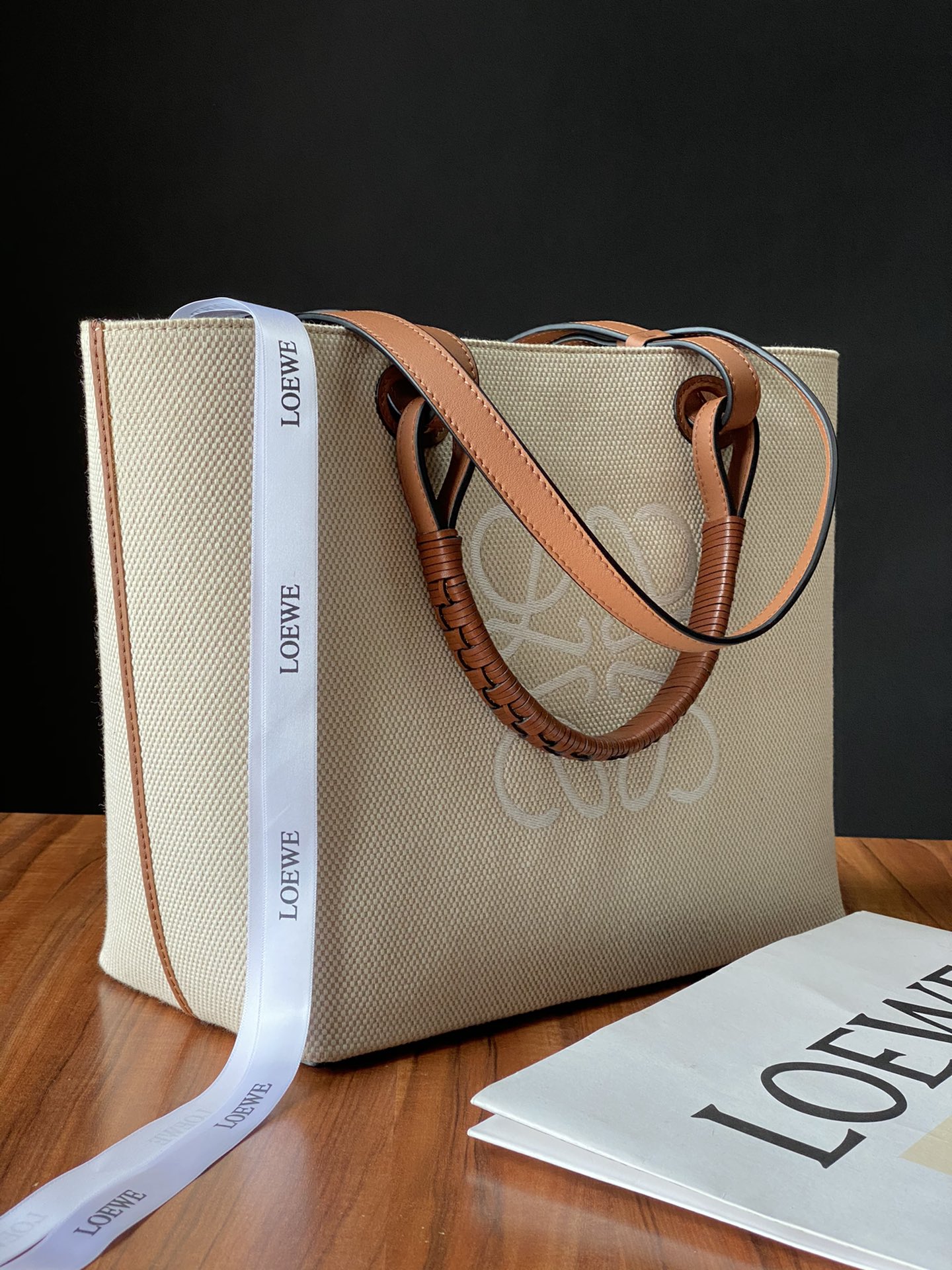 Loewe Model 3084 Dimensions 29-25-14