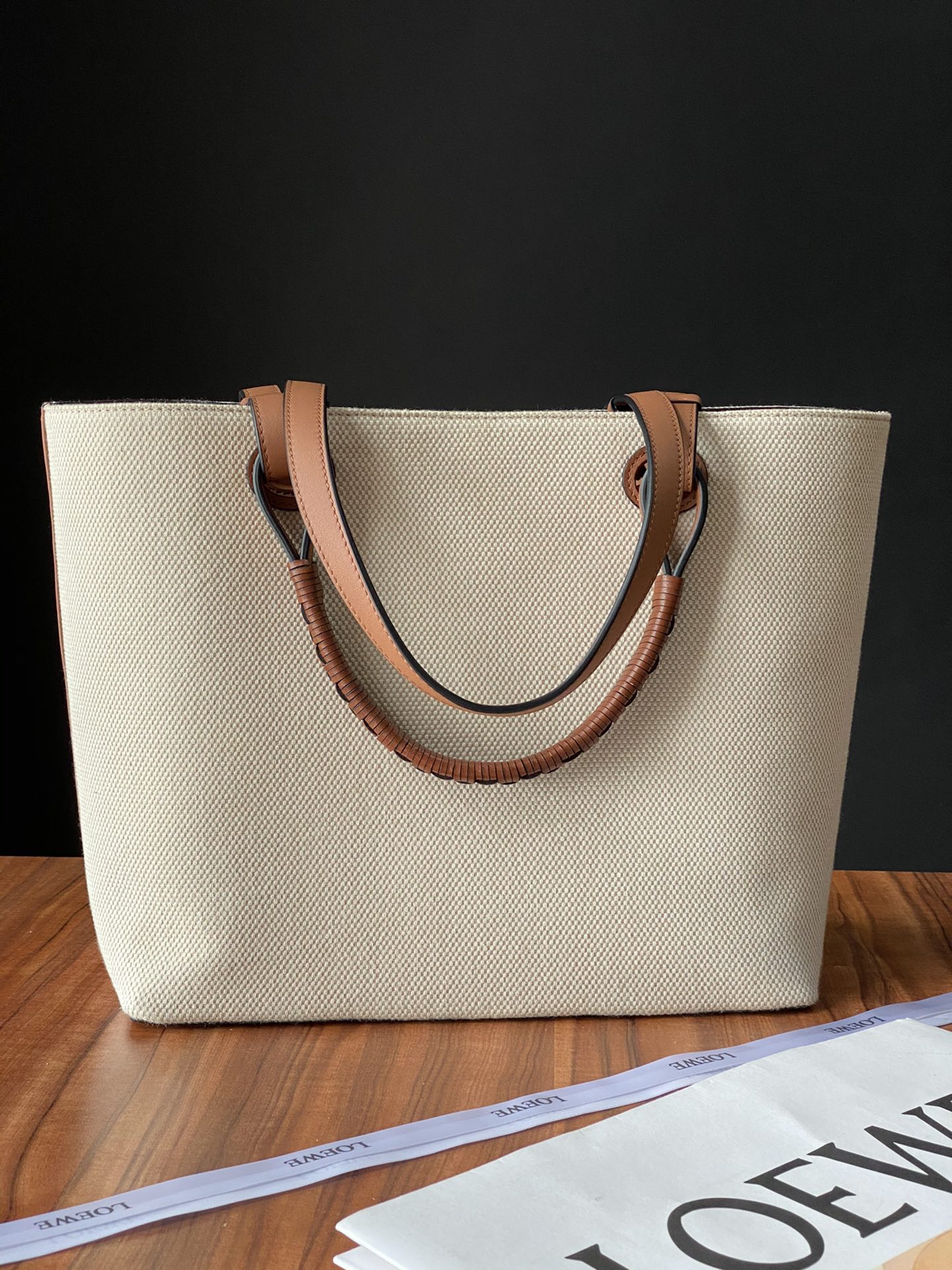 Loewe Model 3084 Dimensions 29-25-14