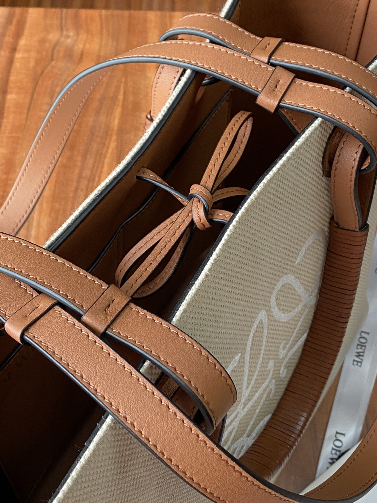 Loewe Model 3084 Dimensions 29-25-14