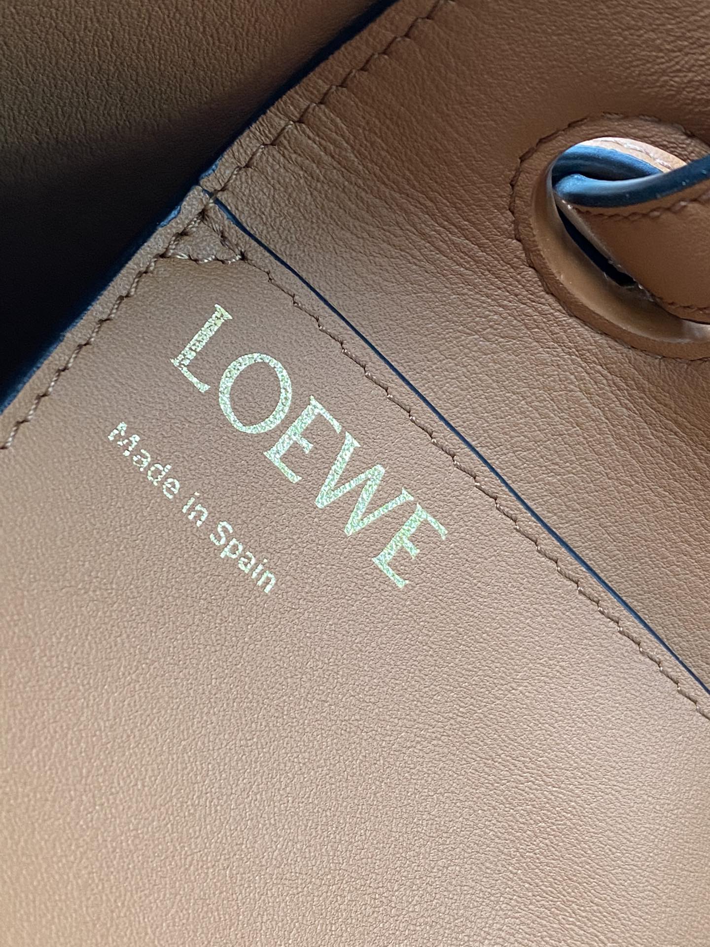 Loewe Model 3084 Dimensions 29-25-14