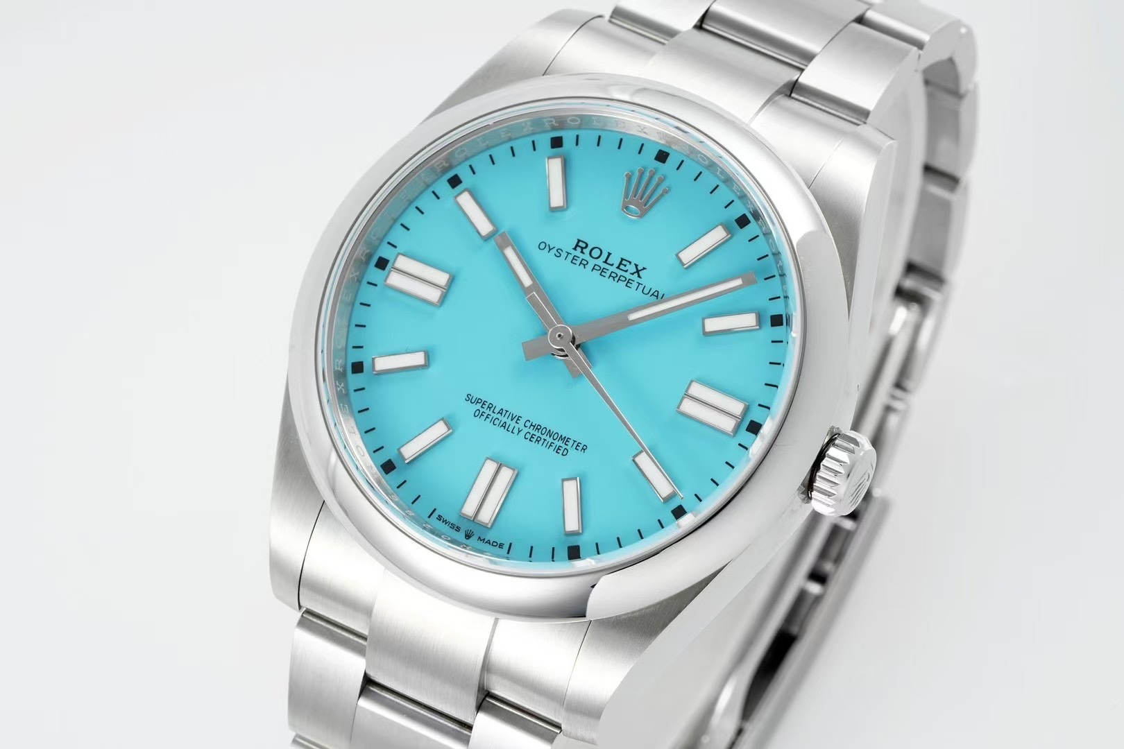 ROLEX Oyster Perpetual｜41mm Case Diameter 12mm Thickness Cal.3230 Movement 904L Steel Polished Indexes Swiss Ice-Blue Lume Sapphire Crystal 要不要我帮你把这款表的核心数据整理成
