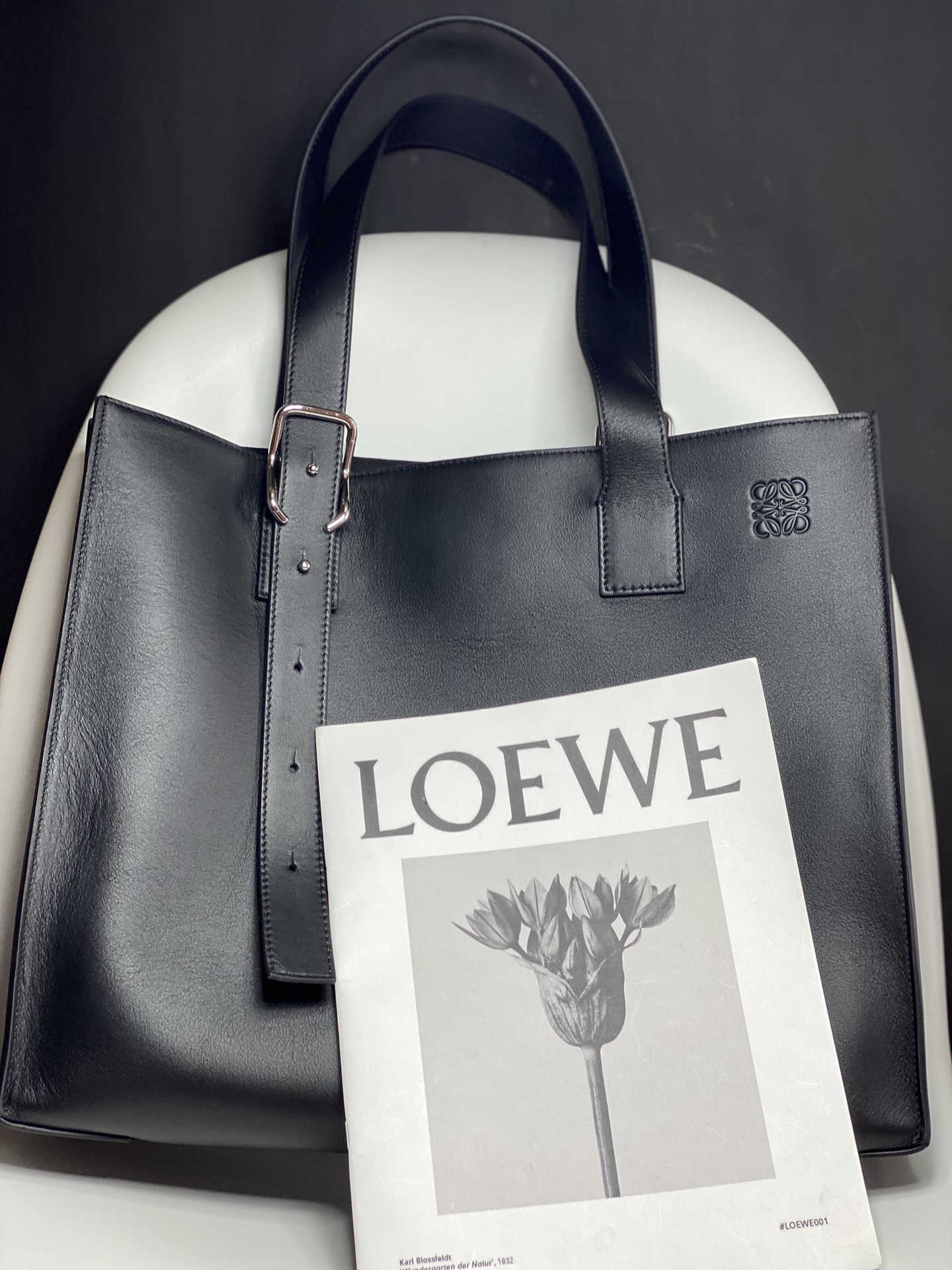 Loewe Buckle Horizontal Tote Model 3074 0.850 Dimensions: 38.7 cm height × 32.9 cm width × 9.2 cm depth