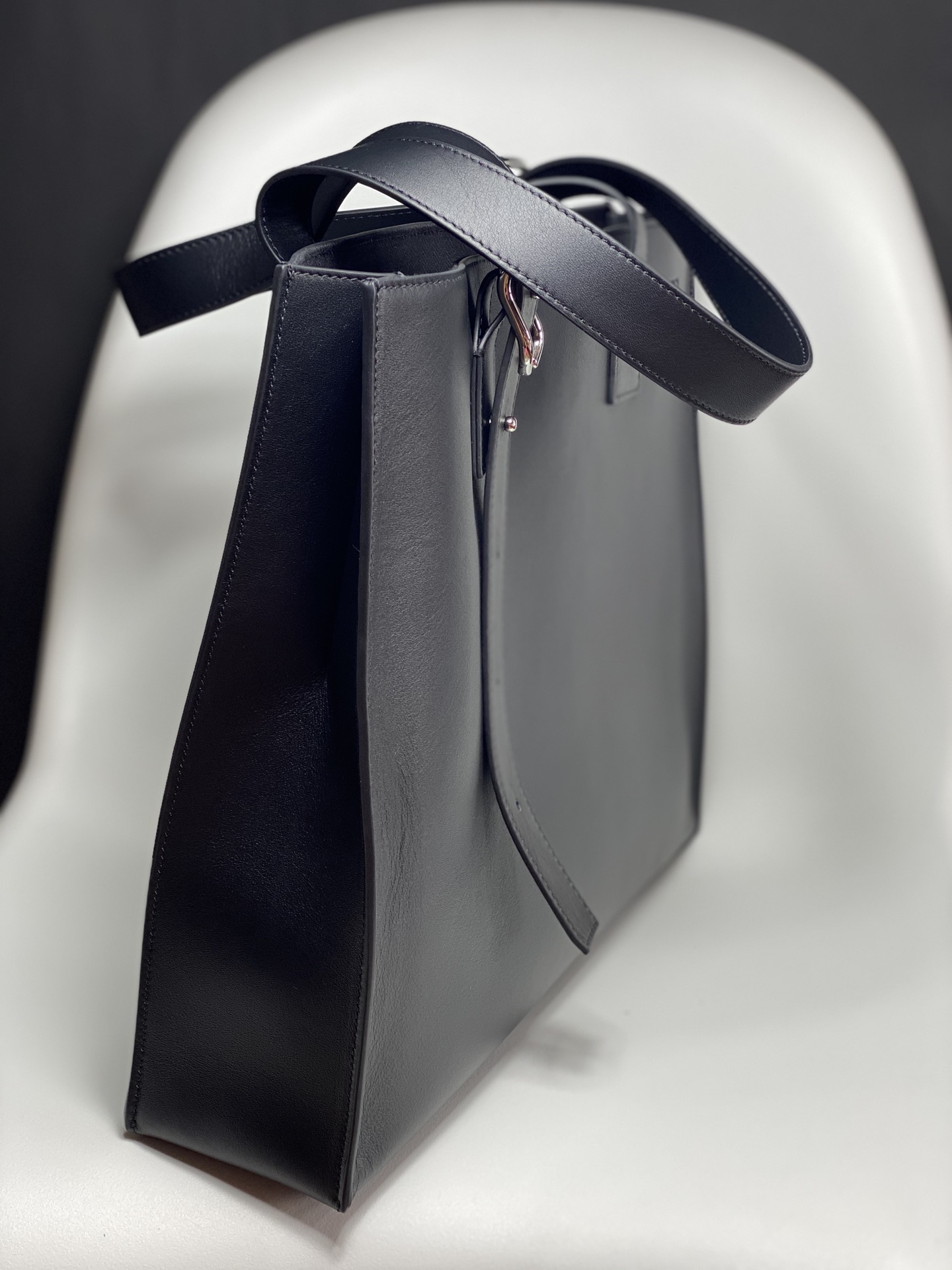 Loewe Buckle Horizontal Tote Model 3074 0.850 Dimensions: 38.7 cm height × 32.9 cm width × 9.2 cm depth