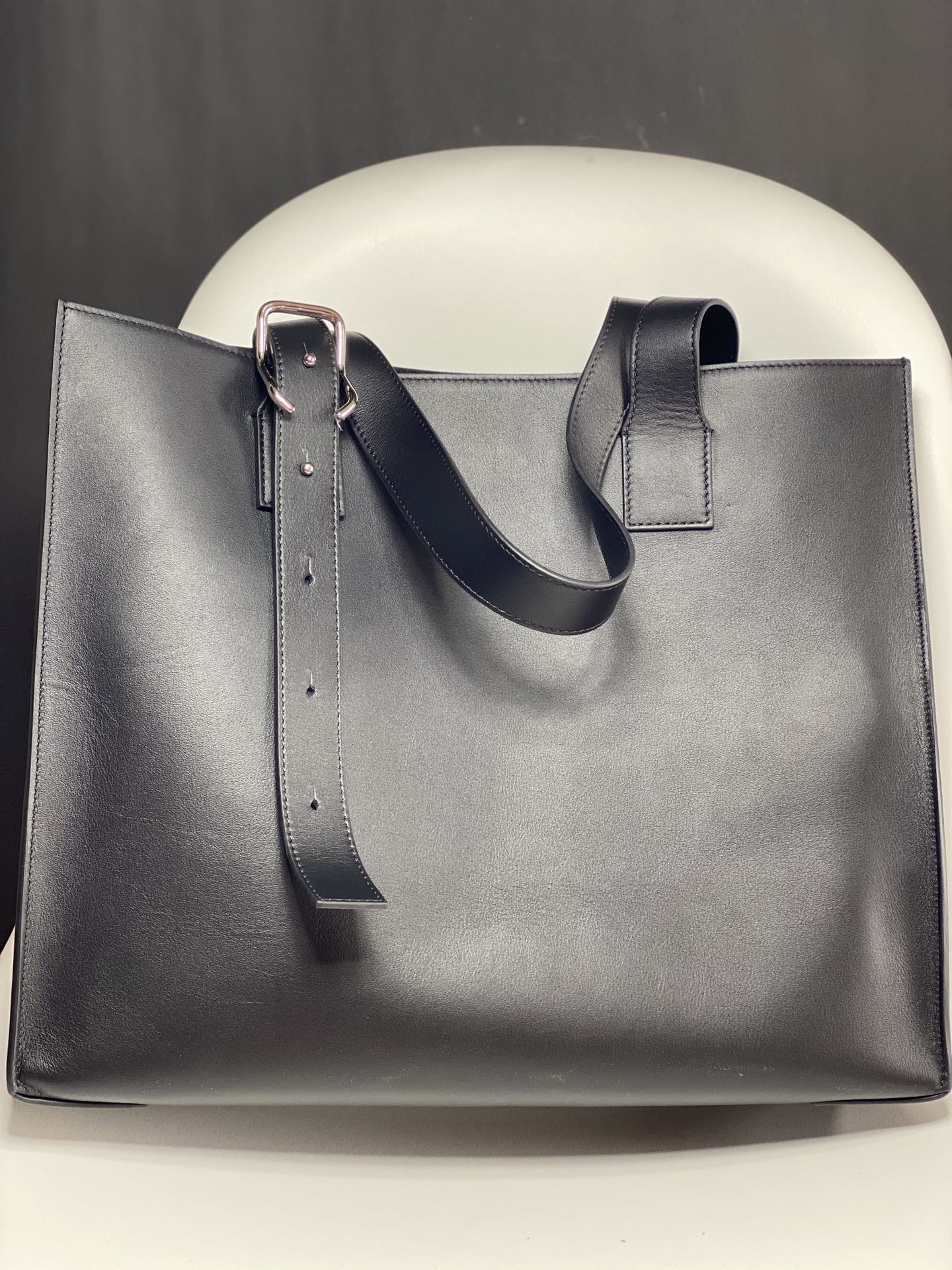 Loewe Buckle Horizontal Tote Model 3074 0.850 Dimensions: 38.7 cm height × 32.9 cm width × 9.2 cm depth