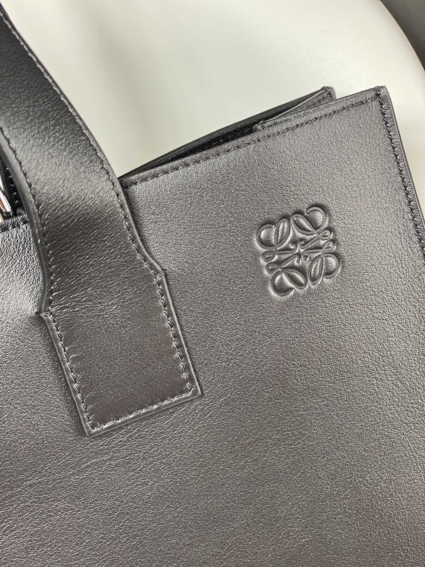 Loewe Buckle Horizontal Tote Model 3074 0.850 Dimensions: 38.7 cm height × 32.9 cm width × 9.2 cm depth