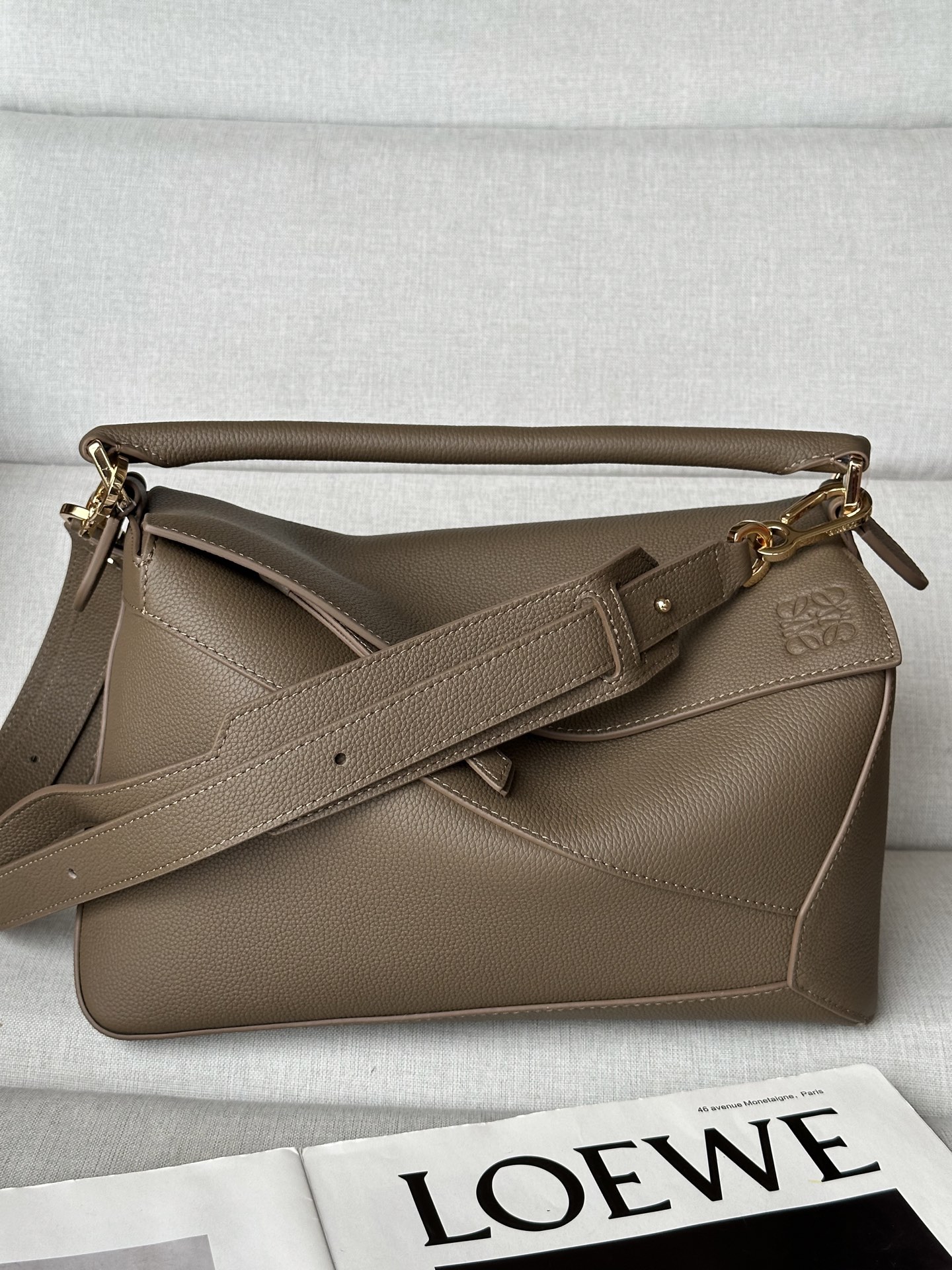 Loewe 3002b Taupe 0.750 Medium 29cm
