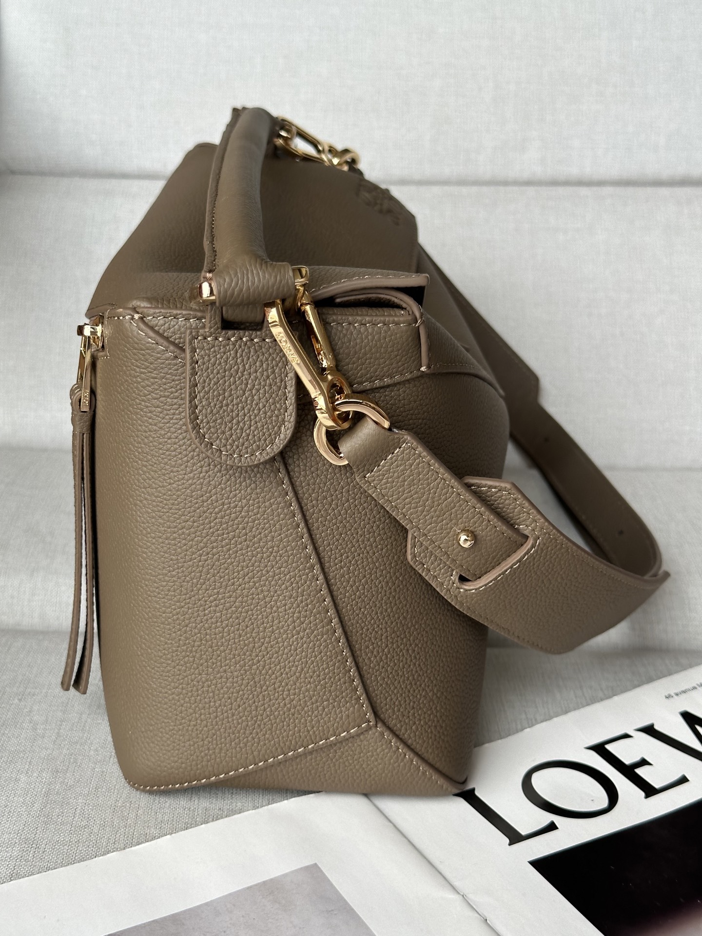 Loewe 3002b Taupe 0.750 Medium 29cm