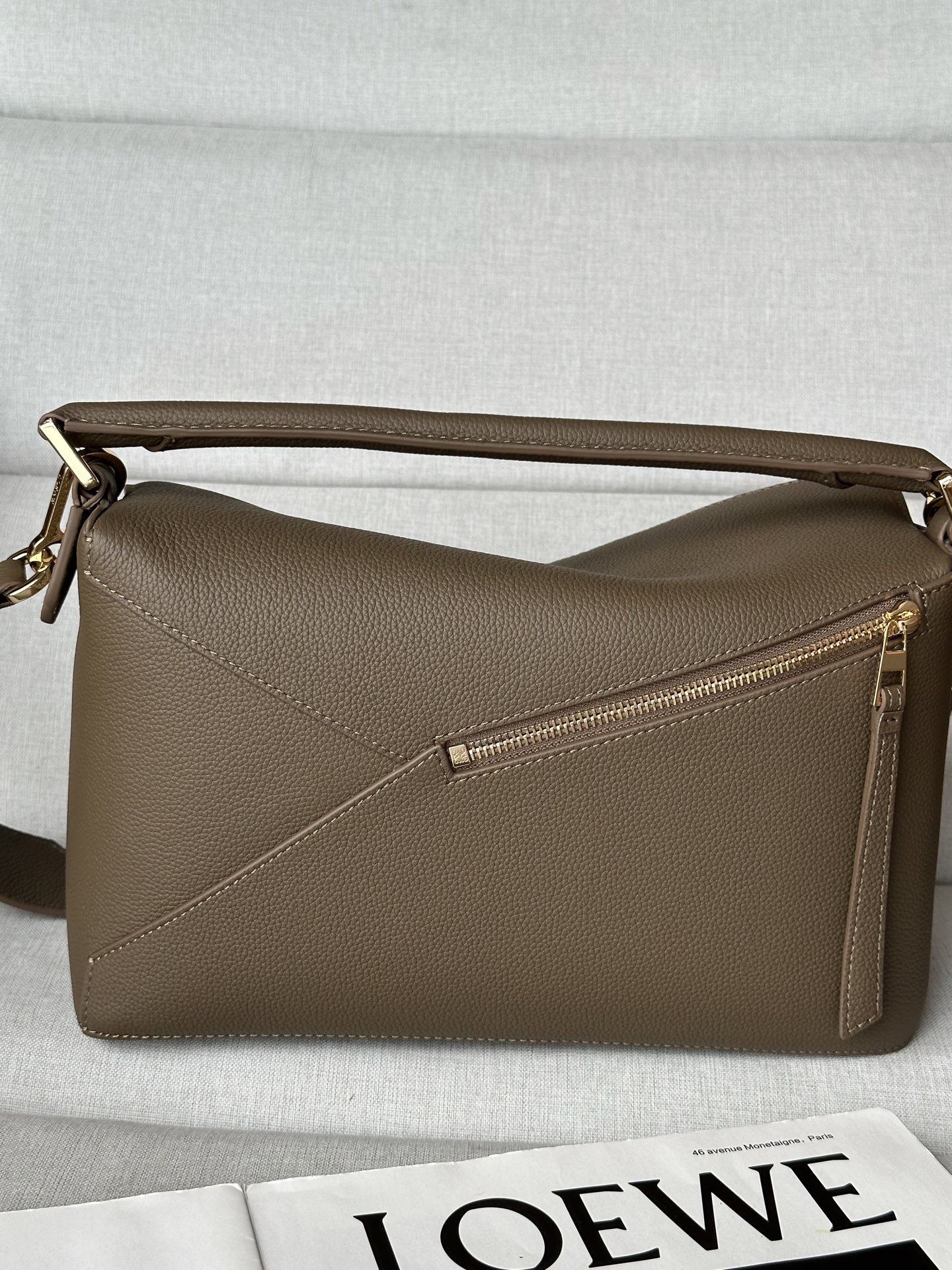 Loewe 3002b Taupe 0.750 Medium 29cm