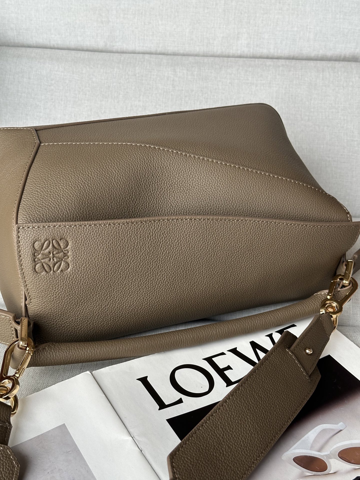 Loewe 3002b Taupe 0.750 Medium 29cm