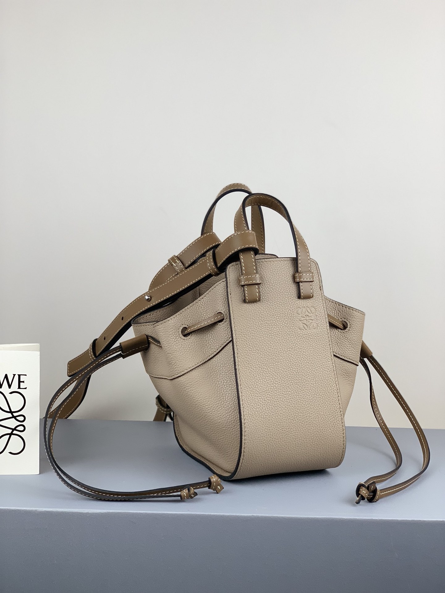 Loewe 3046S 580 Dimensions: 19*11*17cm