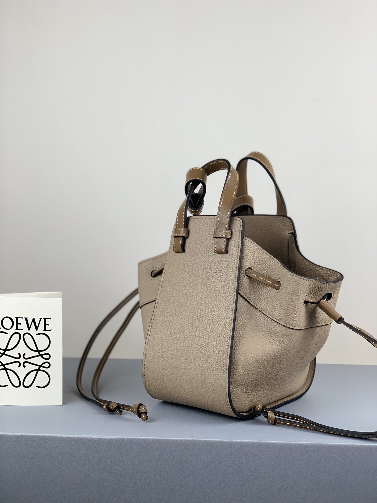 Loewe 3046S 580 Dimensions: 19*11*17cm