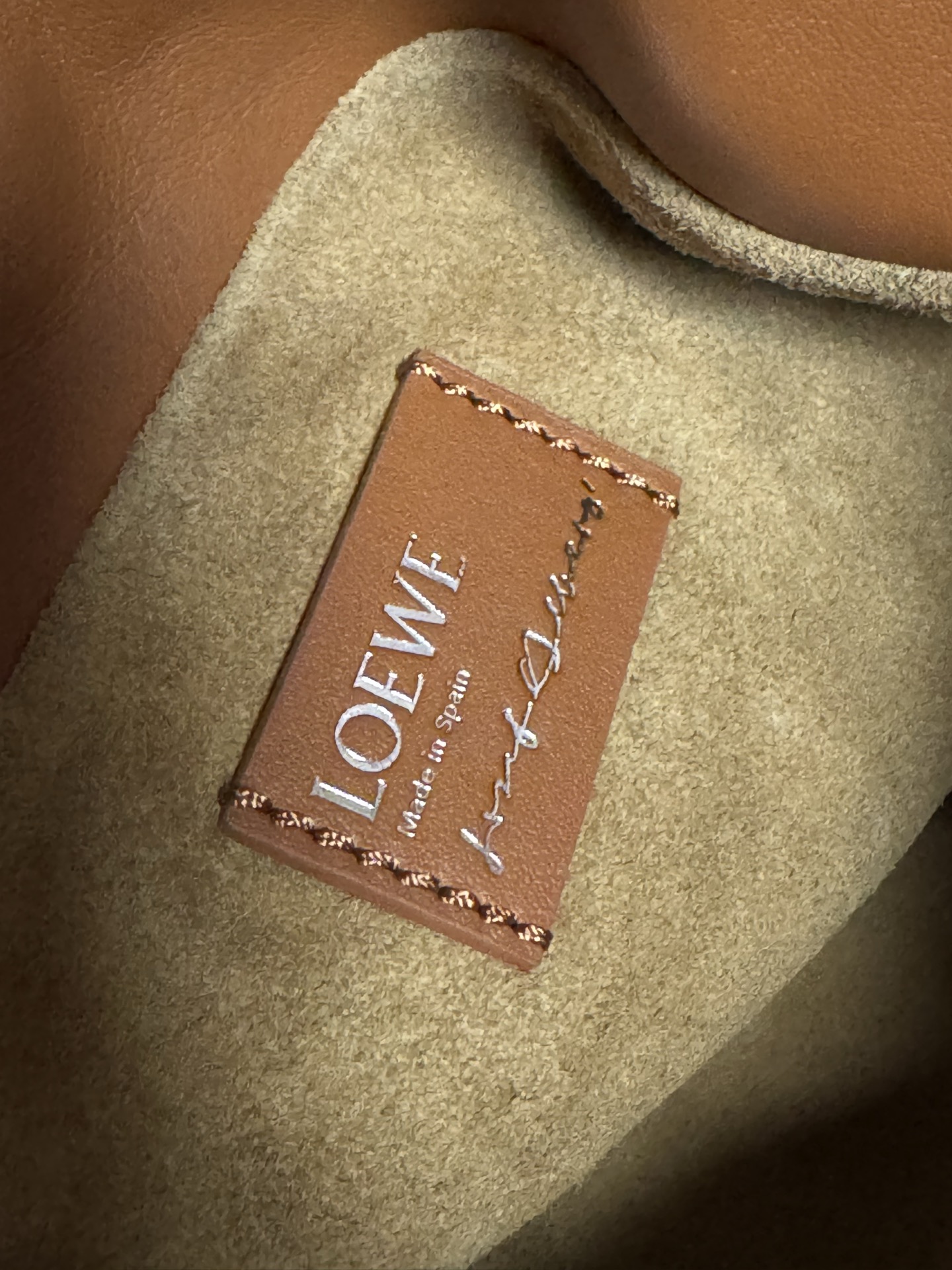 Loewe 0.700 Size 30-24.5-10.5 Model 11050-1