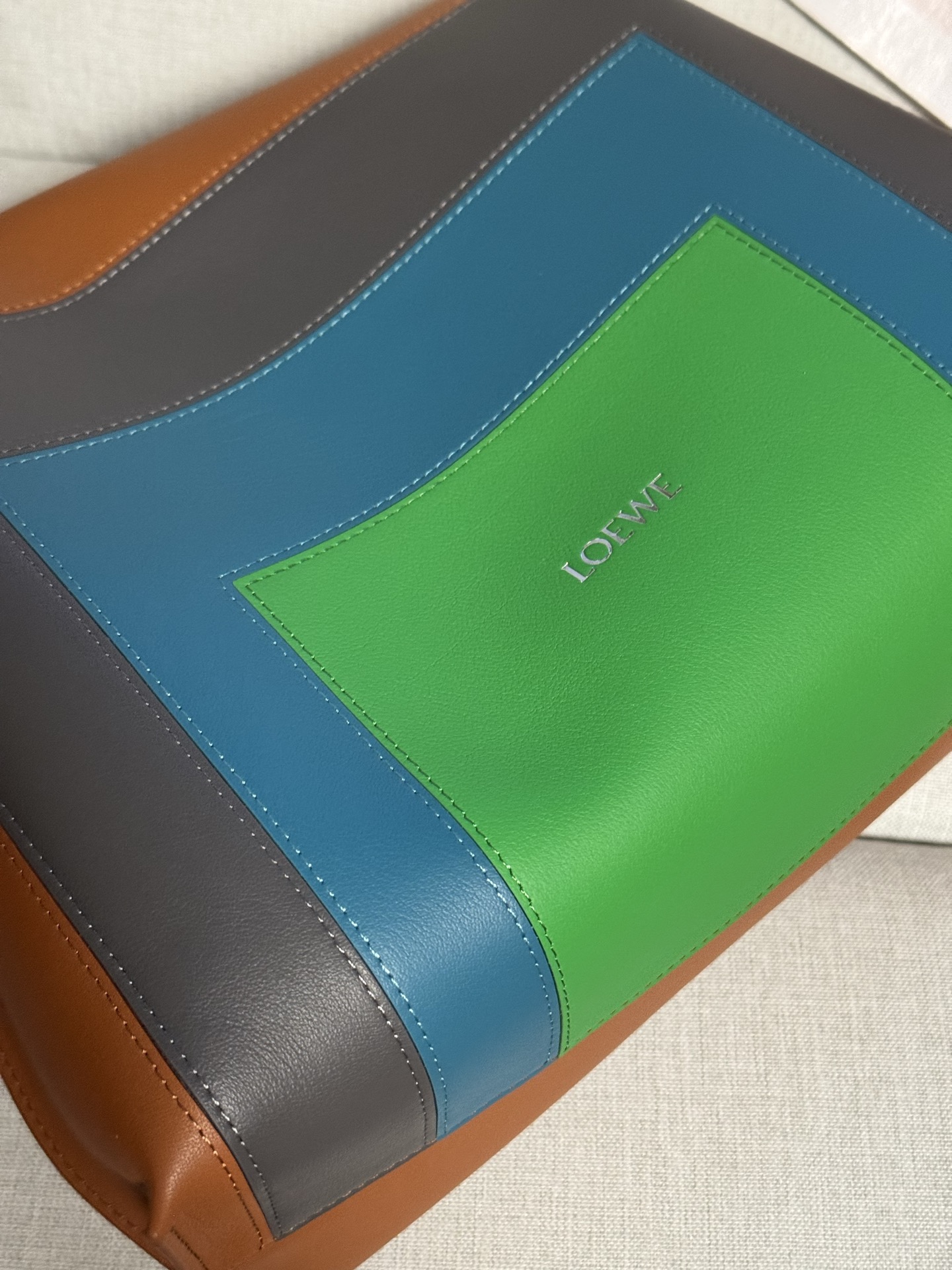 Loewe 0.700 Size 30-24.5-10.5 Model 11050-1