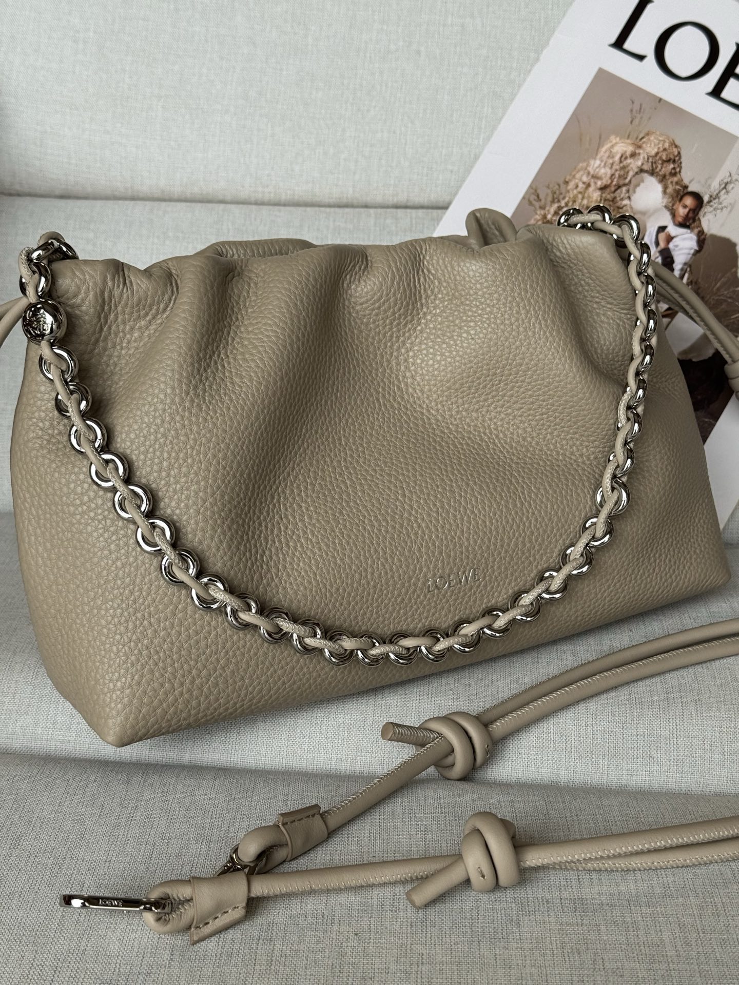 Loewe New Arrival 1774 Medium Grained Cowhide Flamenco