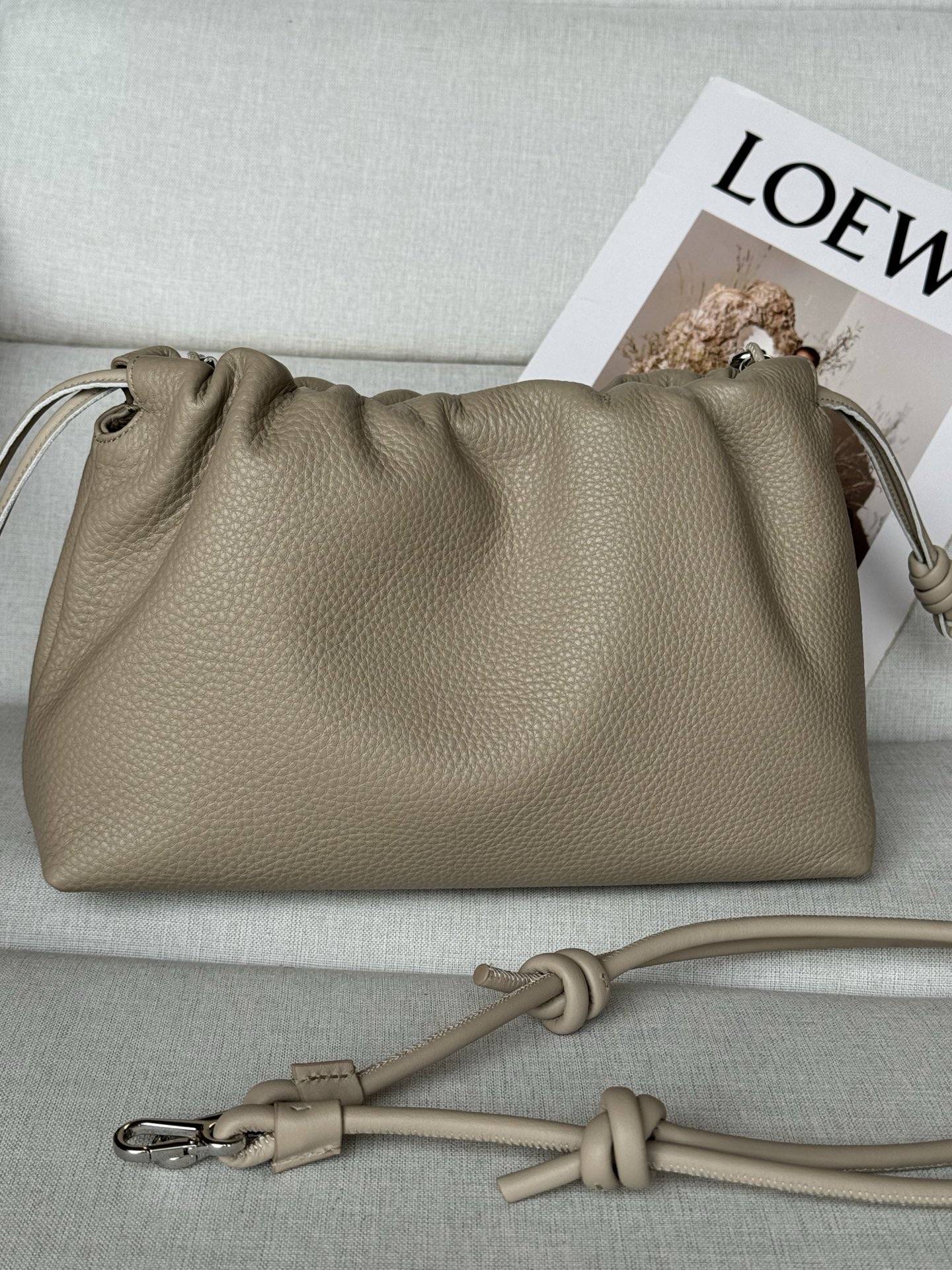 Loewe New Arrival 1774 Medium Grained Cowhide Flamenco