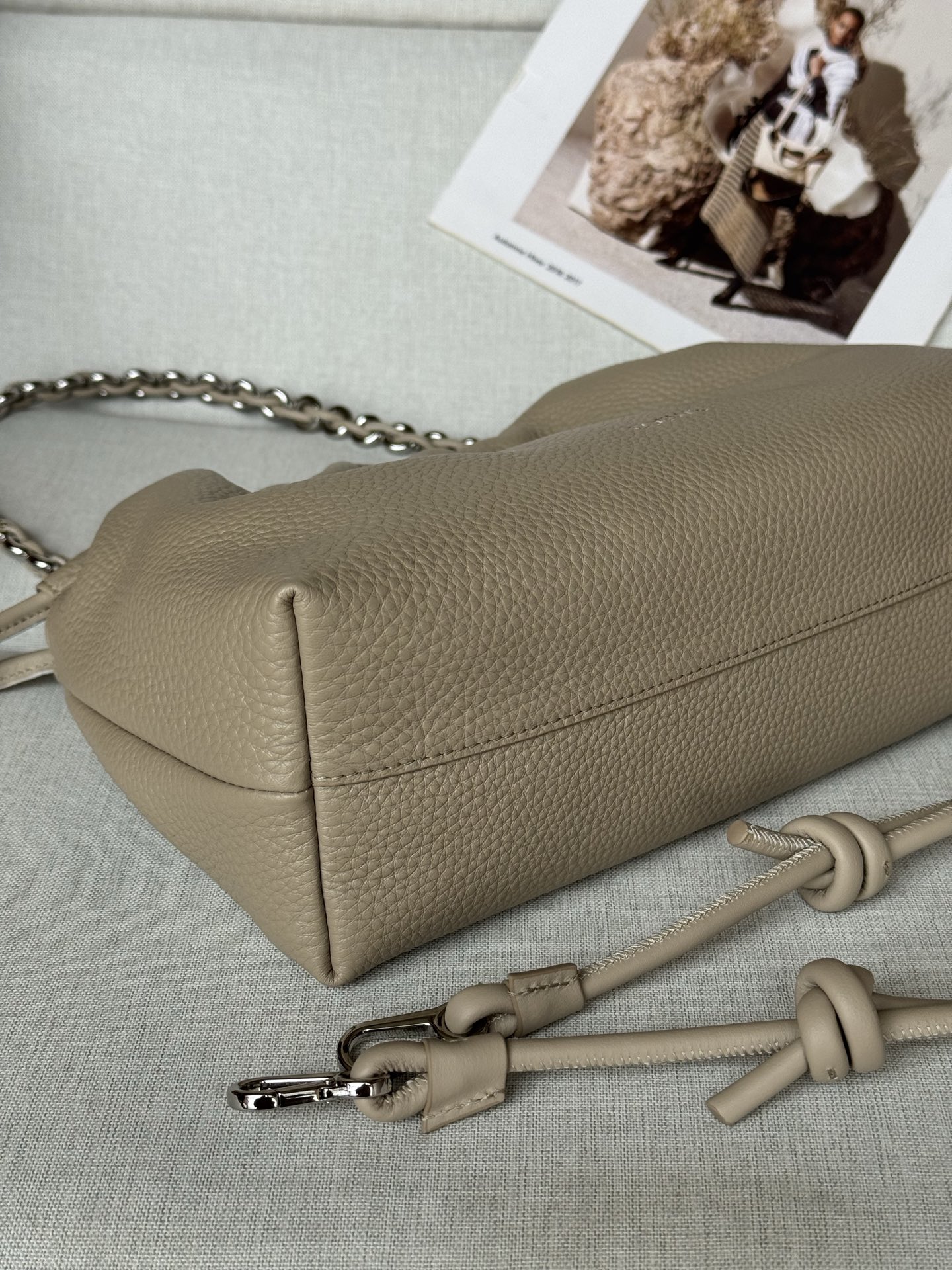 Loewe New Arrival 1774 Medium Grained Cowhide Flamenco