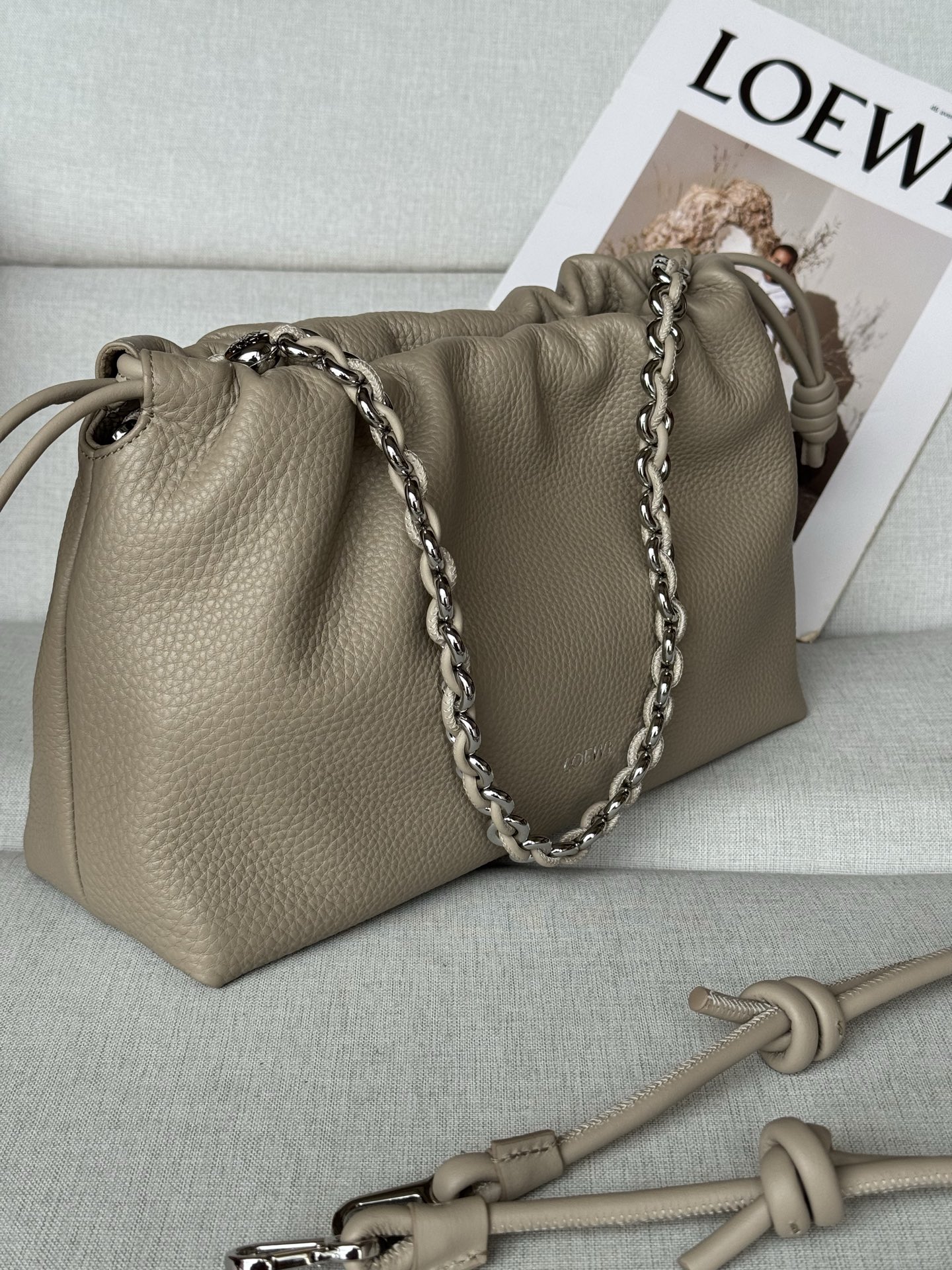 Loewe New Arrival 1774 Medium Grained Cowhide Flamenco