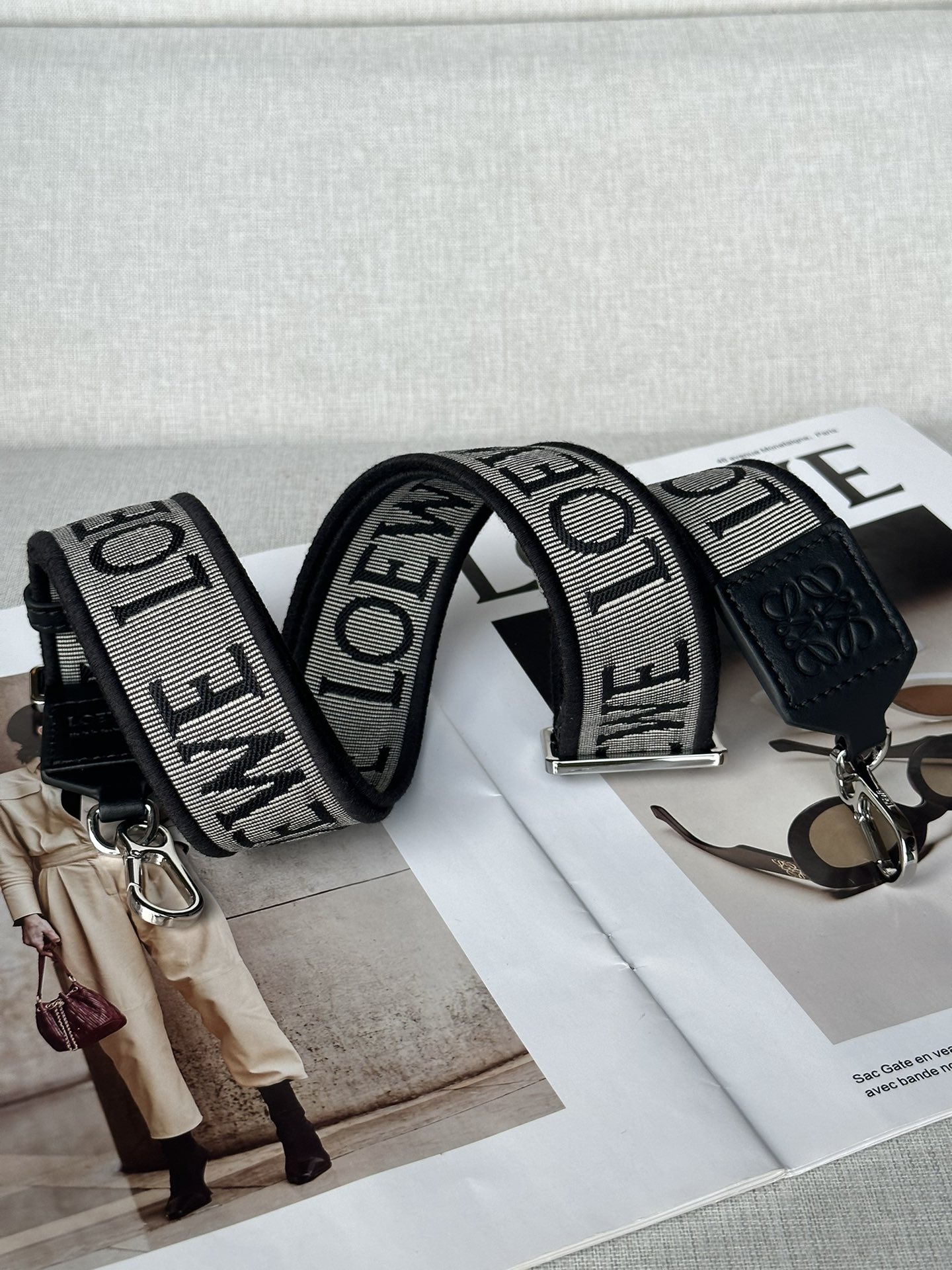 Loewe Anagram Jacquard Reversible Embroidered Shoulder Strap No.1667 0.230 Classic Black/Silver Shoulder Strap Length: 1050-40mm