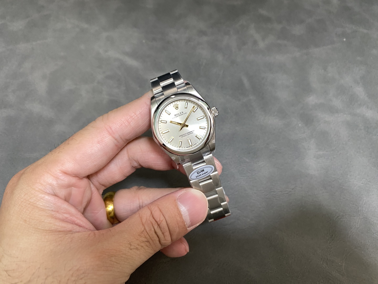 Rolex Oyster Perpetual 31mm｜Caliber 2232 11mm Thickness Swiss Ice-Blue Luminous Screw-Down Case Back & Crown Integrated Middle Case