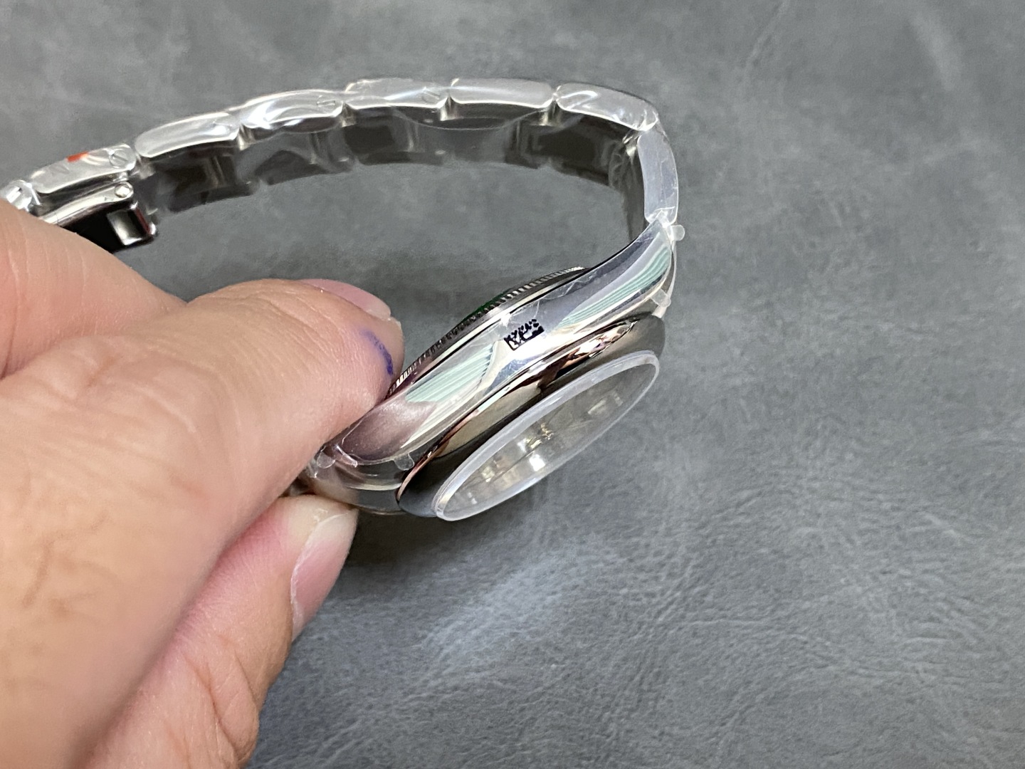 Rolex Oyster Perpetual 31mm｜Caliber 2232 11mm Thickness Swiss Ice-Blue Luminous Screw-Down Case Back & Crown Integrated Middle Case