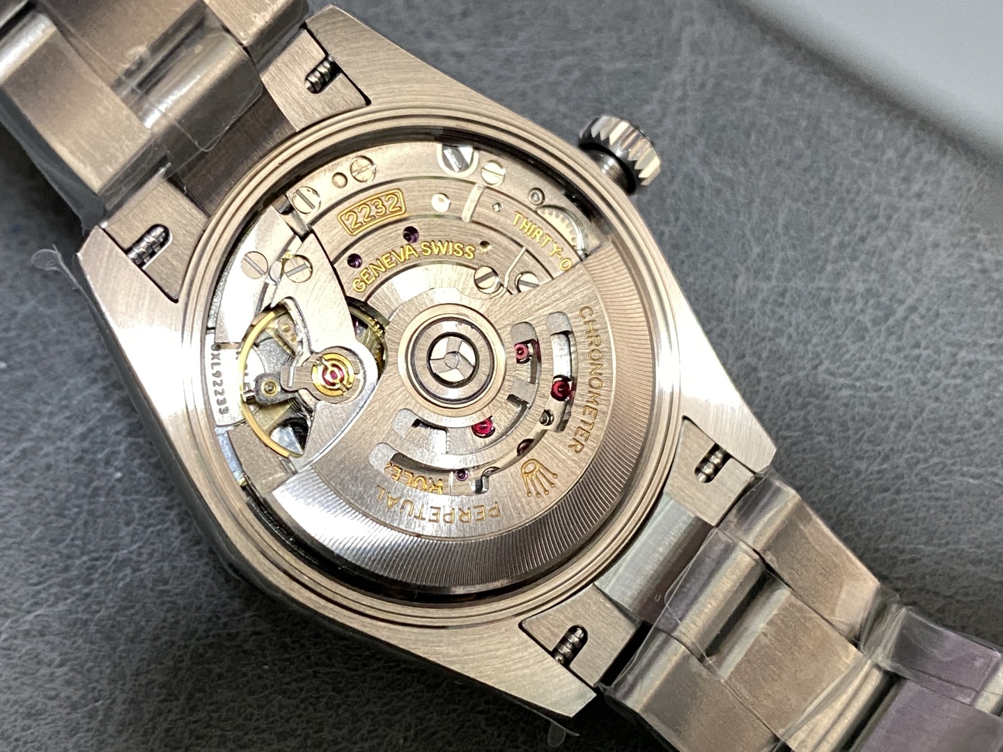 Rolex Oyster Perpetual 31mm｜Caliber 2232 11mm Thickness Swiss Ice-Blue Luminous Screw-Down Case Back & Crown Integrated Middle Case