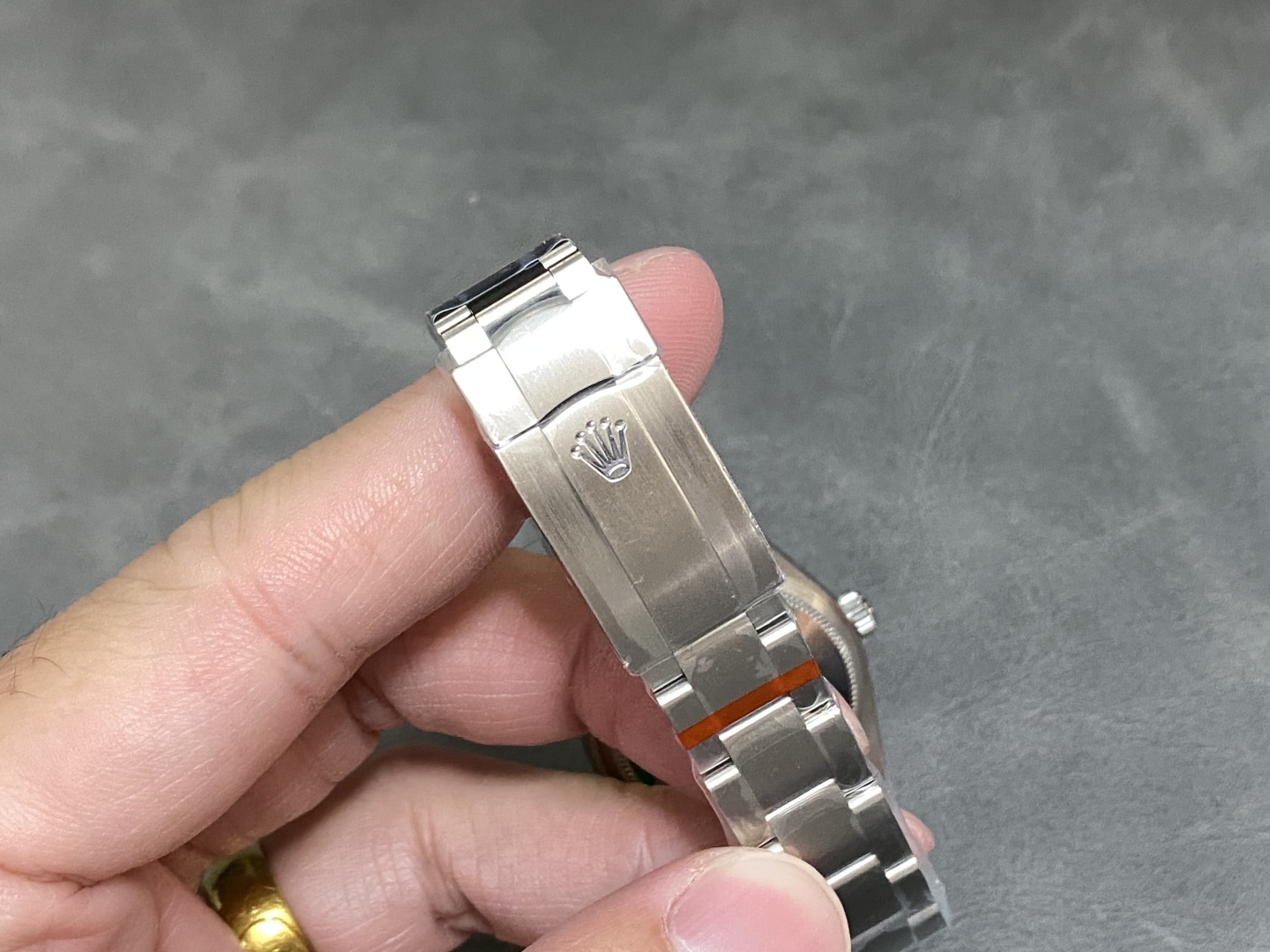 Rolex Oyster Perpetual 31mm｜Caliber 2232 11mm Thickness Swiss Ice-Blue Luminous Screw-Down Case Back & Crown Integrated Middle Case