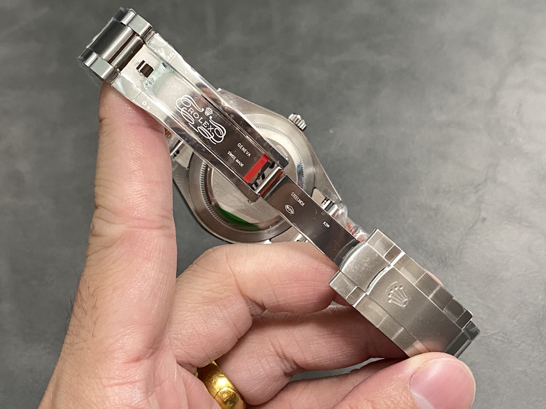 Rolex Oyster Perpetual 39mm, Caliber 3132, 904L Stainless Steel