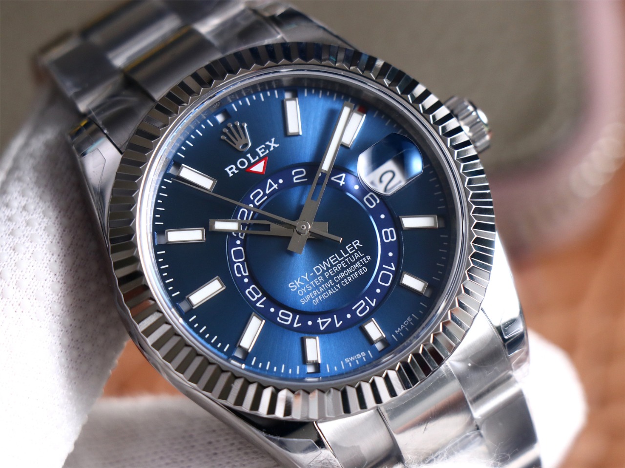 Rolex Sky-Dweller 42mm｜Caliber 9001 Ring Command Fluted Bezel Scratch-resistant Sapphire Crystal Sunburst Dial 904L Steel Three-piece Link Oyster Bracelet Annual Calendar Dual Time Zone Function