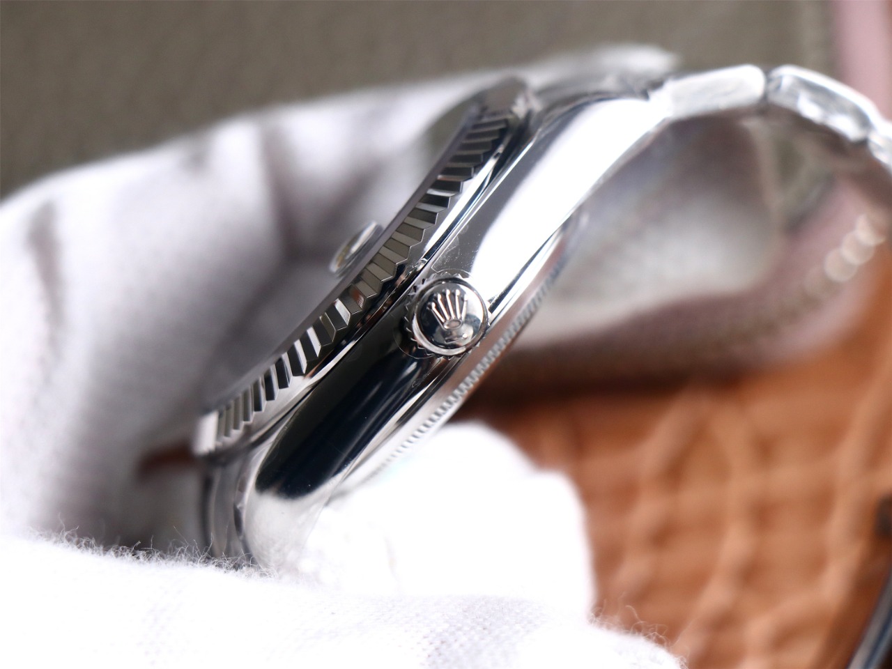 Rolex Sky-Dweller 42mm｜Caliber 9001 Ring Command Fluted Bezel Scratch-resistant Sapphire Crystal Sunburst Dial 904L Steel Three-piece Link Oyster Bracelet Annual Calendar Dual Time Zone Function