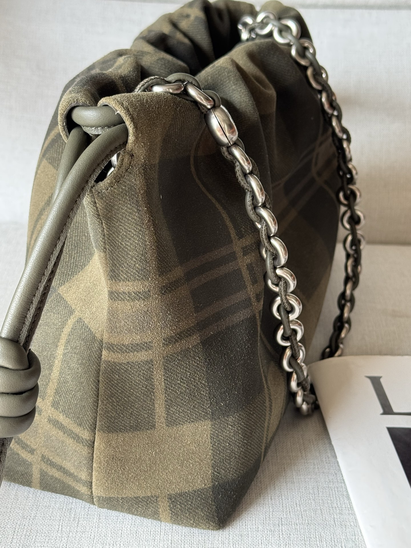 LOEWE 1774  0.780 Flamenco Purse Clutch Medium 30-10.5-20