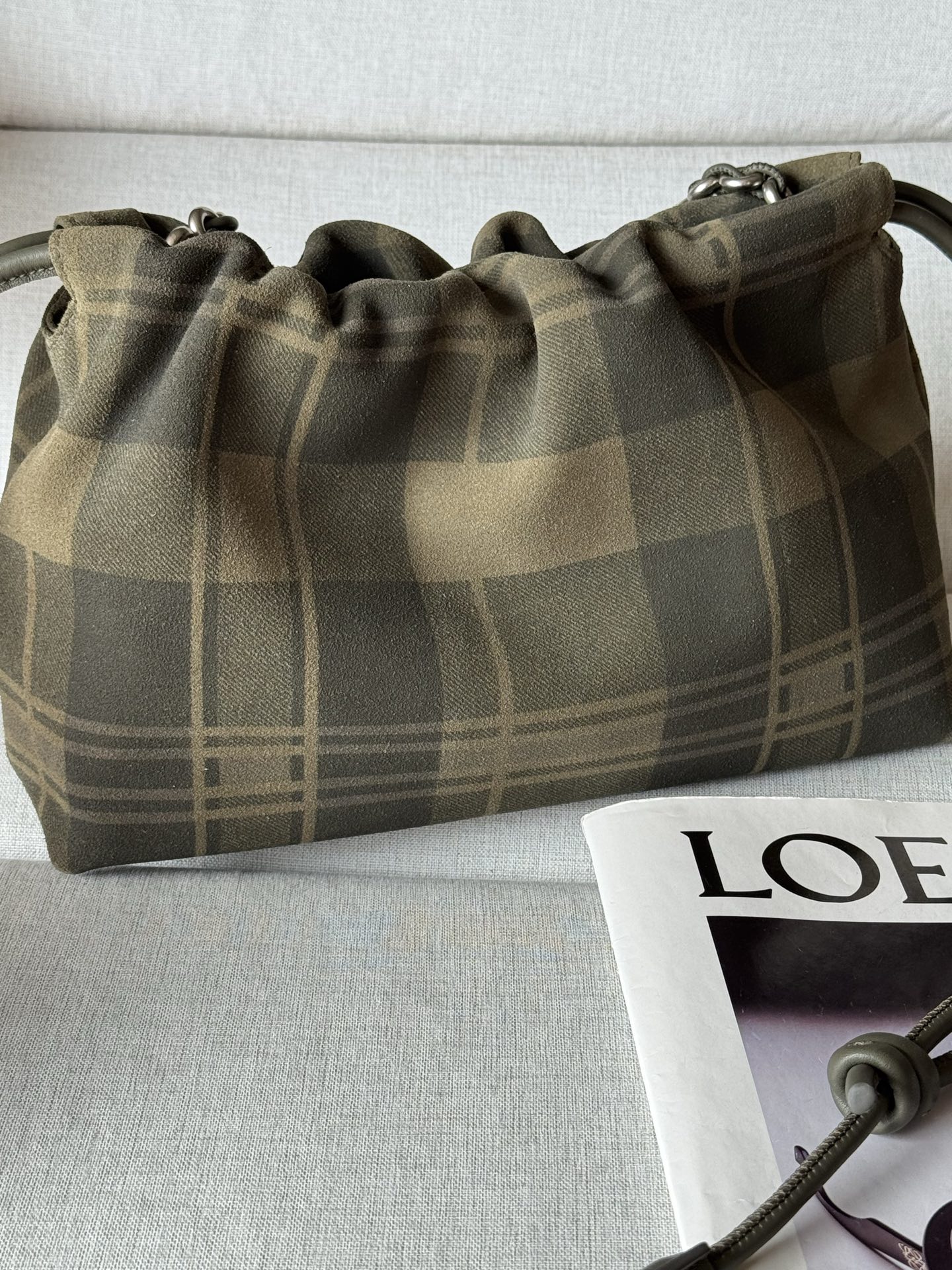 LOEWE 1774  0.780 Flamenco Purse Clutch Medium 30-10.5-20