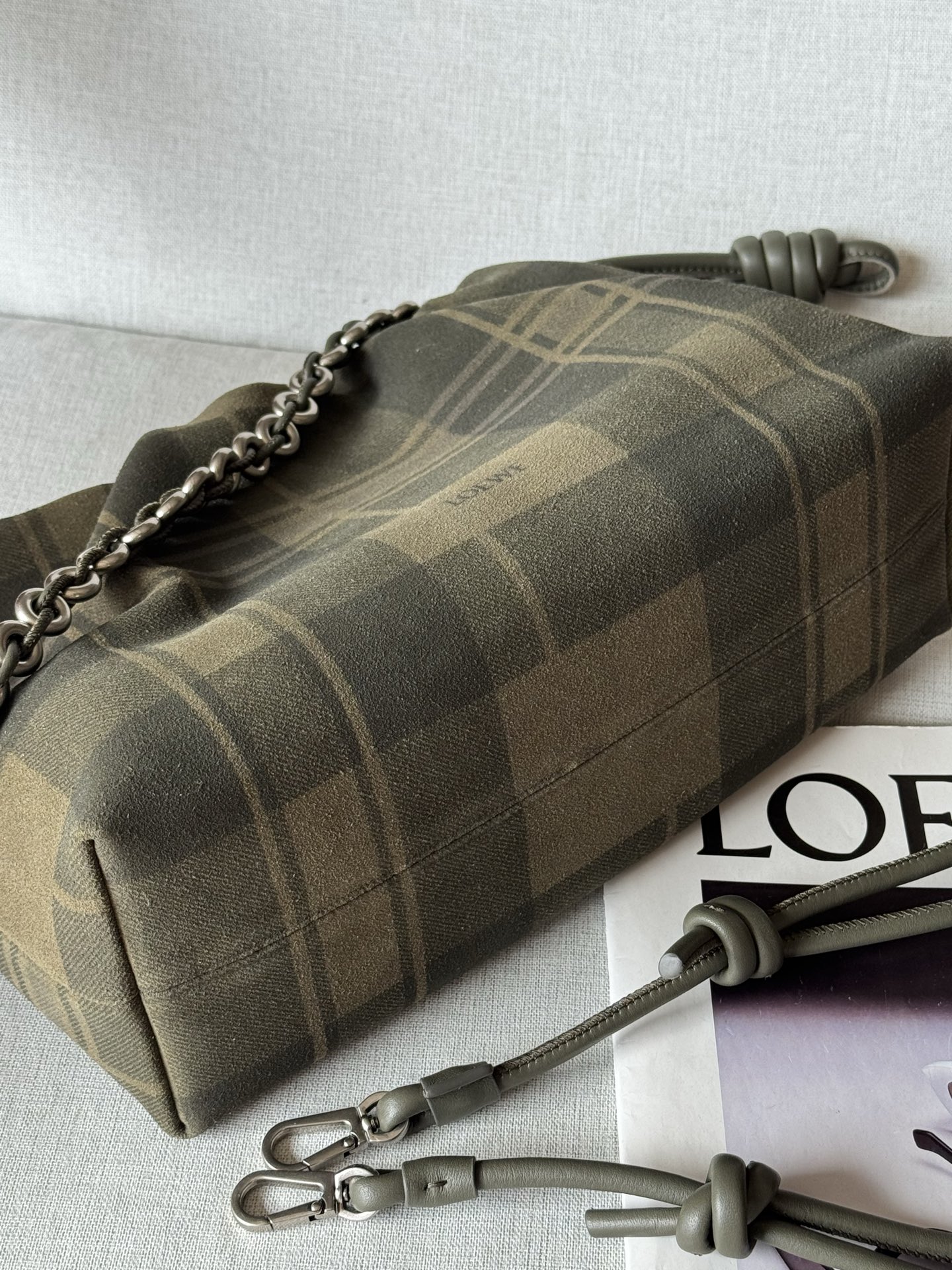 LOEWE 1774  0.780 Flamenco Purse Clutch Medium 30-10.5-20