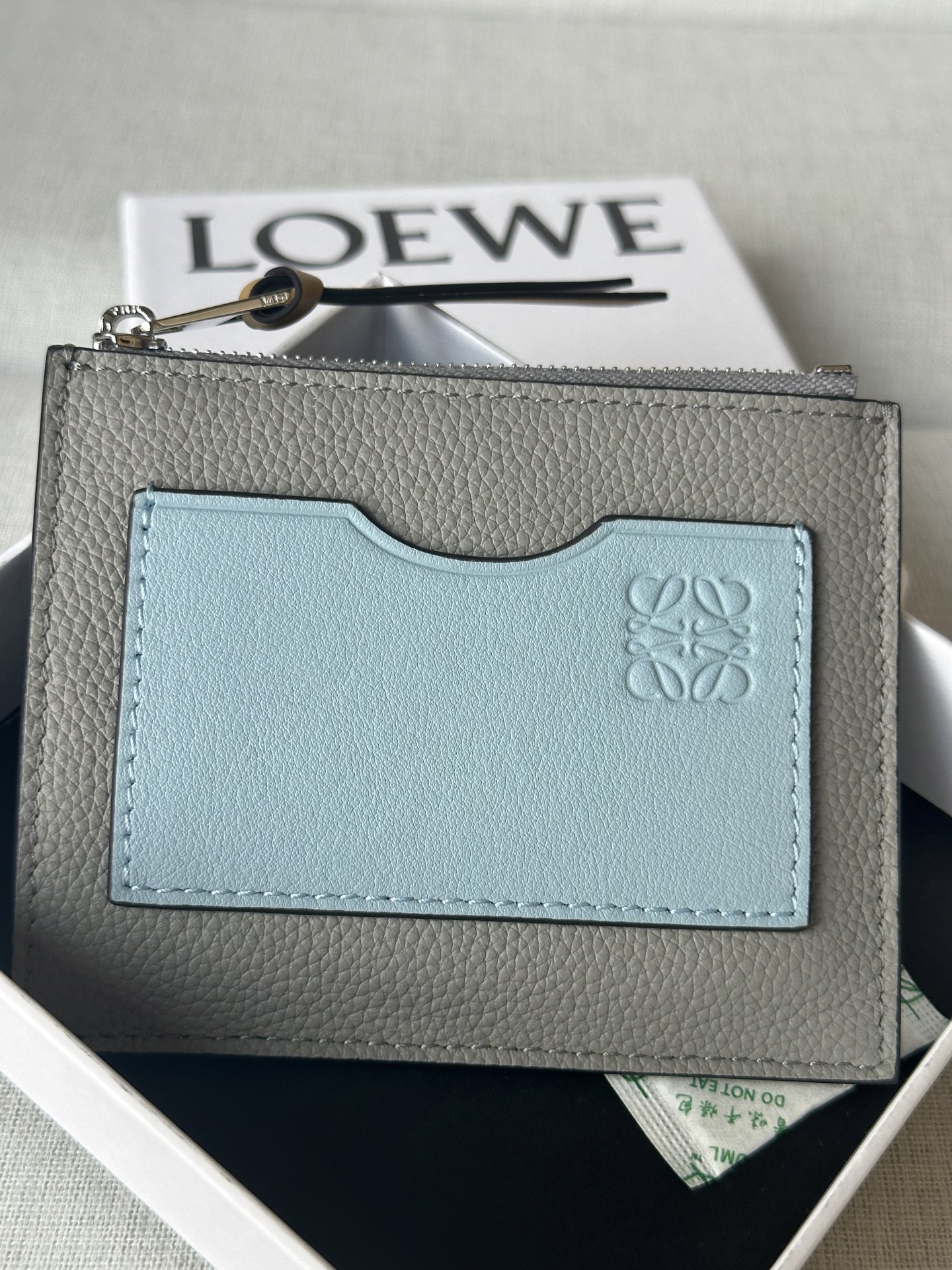 LOEWE A02  0.150 Pearl Gray Ice Blue Dimensions 12-10cm