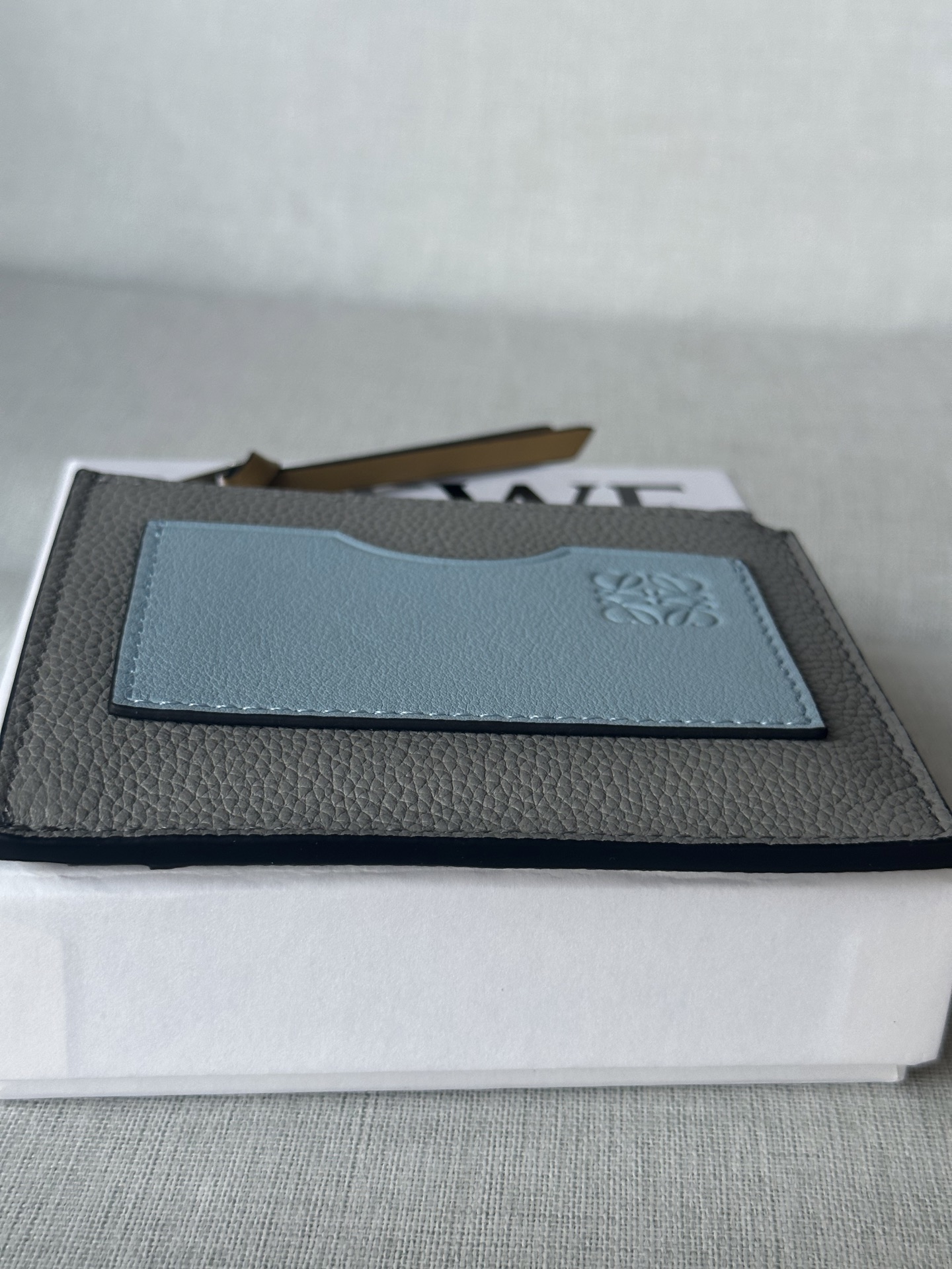 LOEWE A02  0.150 Pearl Gray Ice Blue Dimensions 12-10cm