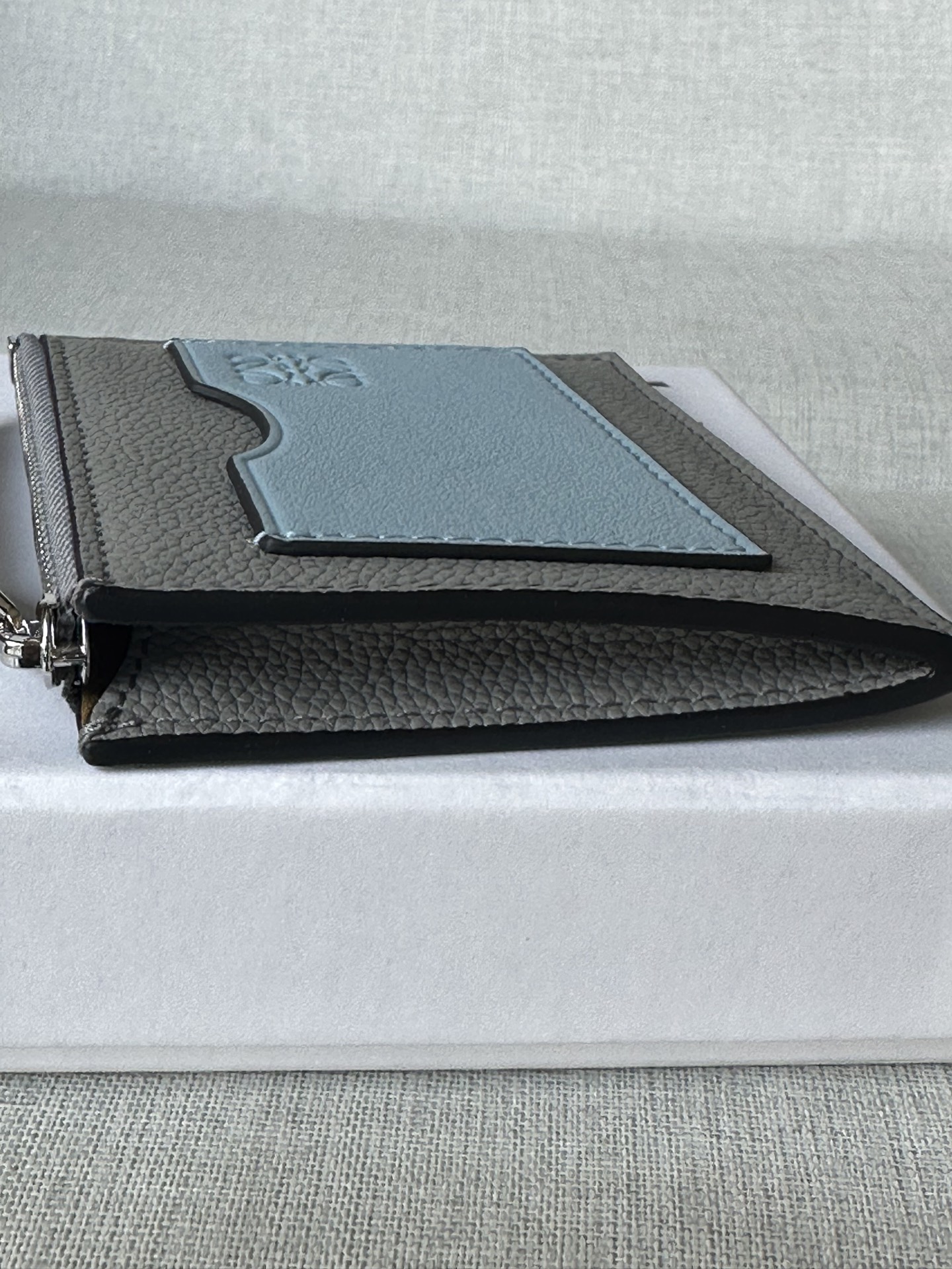 LOEWE A02  0.150 Pearl Gray Ice Blue Dimensions 12-10cm