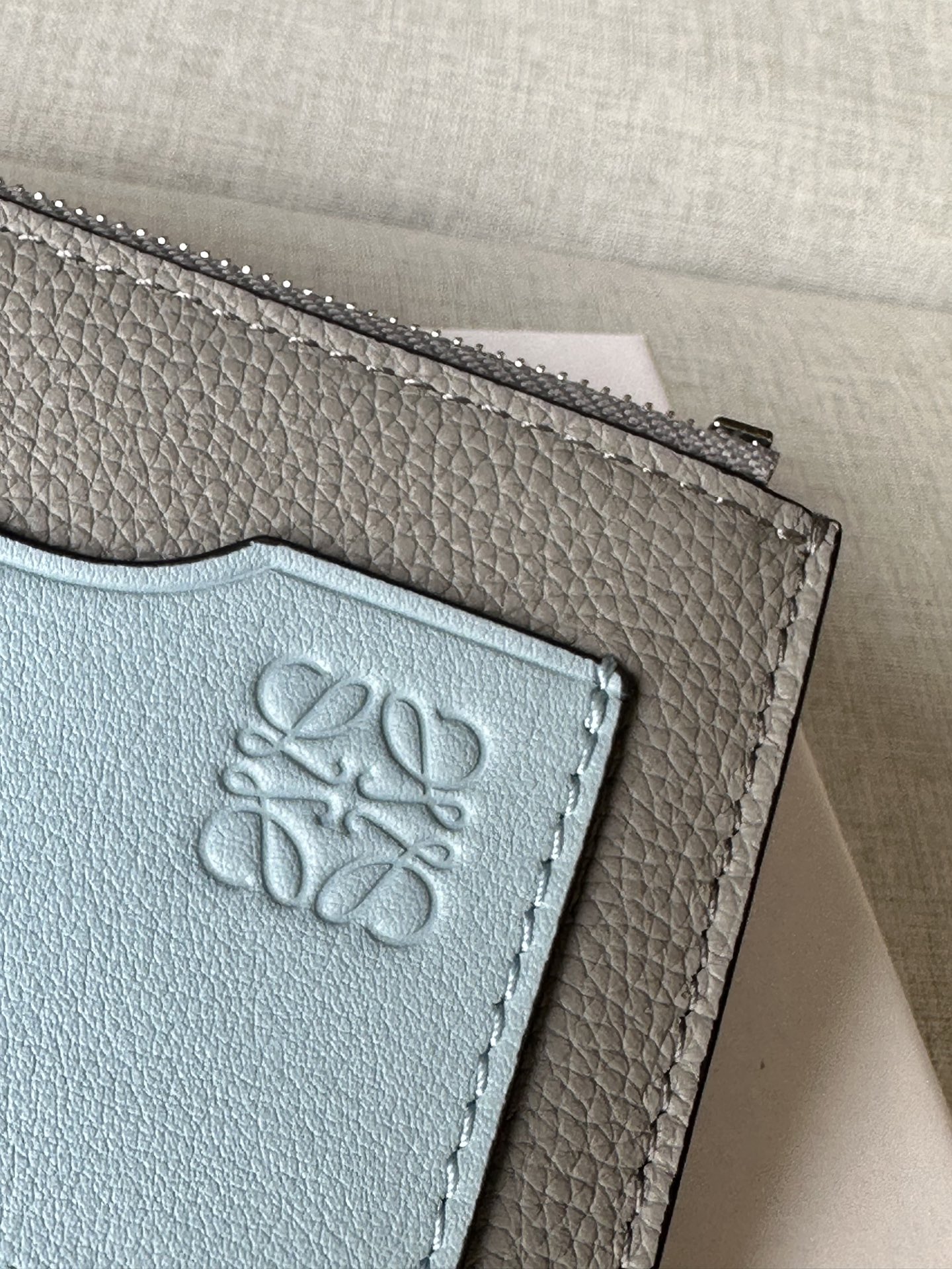 LOEWE A02  0.150 Pearl Gray Ice Blue Dimensions 12-10cm